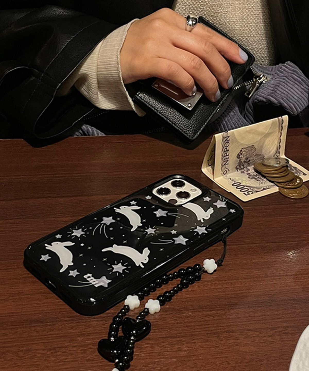 스위어(SWEEAR) BLACK BUNNY EPOXY CASE 토끼 에폭시 케이스