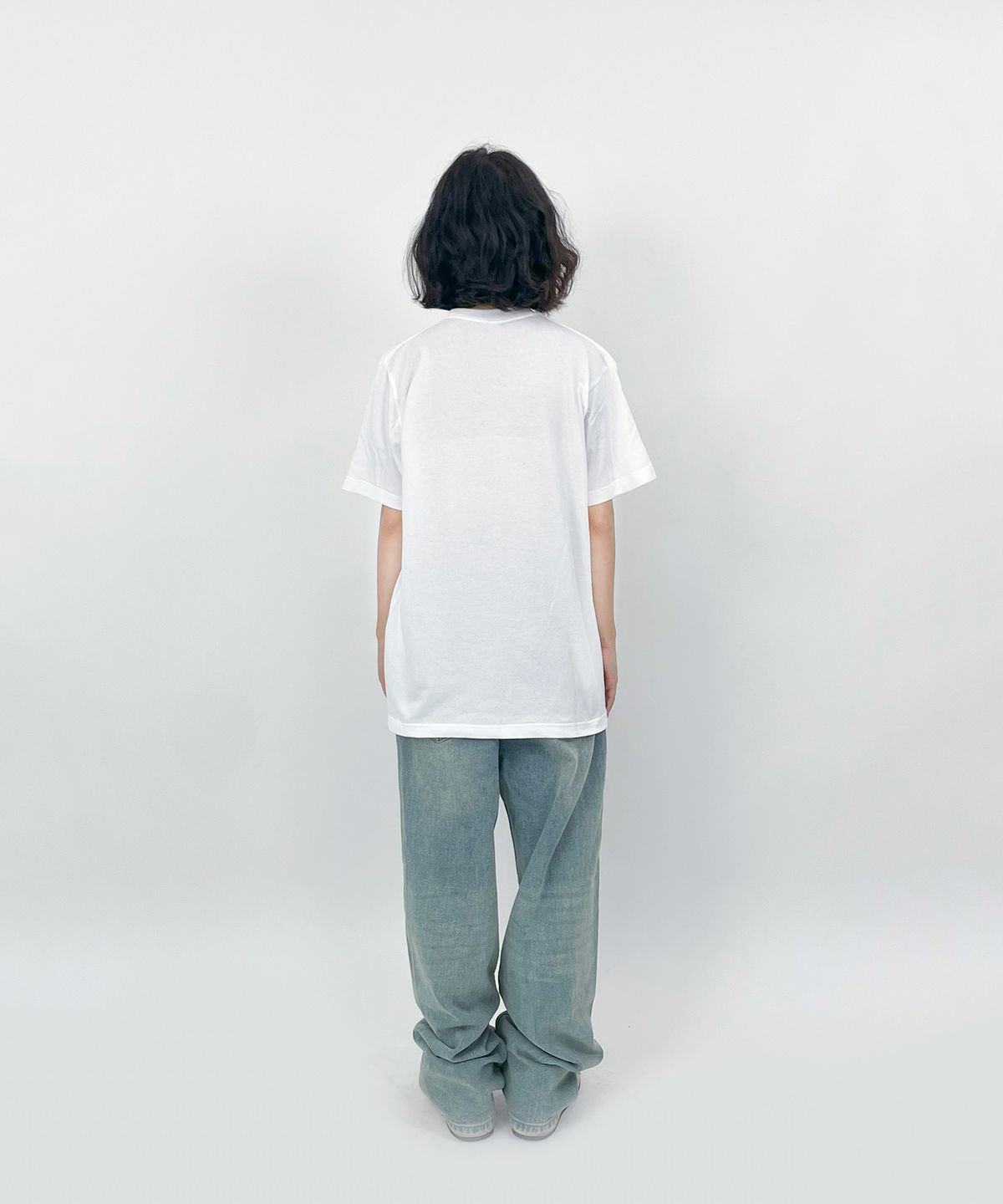 티저트(TEESSERT) 그래피티 티빗 면 반소매티셔츠 [WHITE]