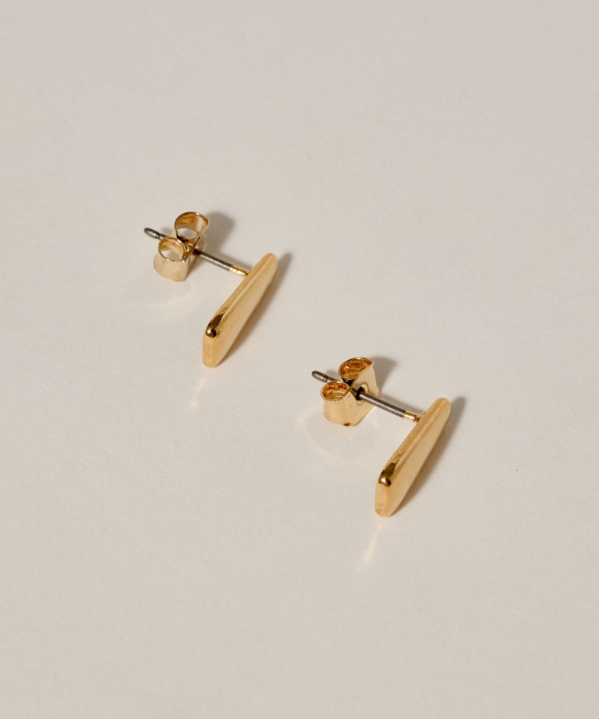 노비스도쿄(NOVICE TOKYO) 미니 뉘앙스 플레이트 피어스 Mini Nuance Plate Pierce / Gold