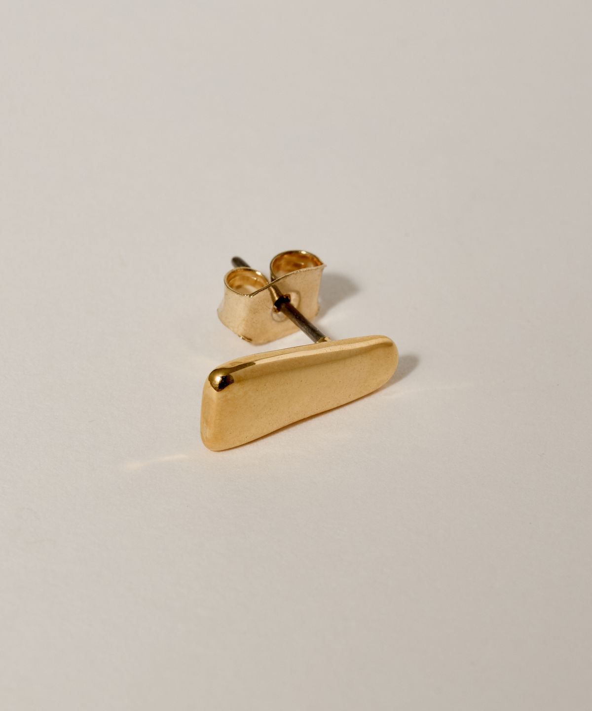 노비스도쿄(NOVICE TOKYO) 미니 뉘앙스 플레이트 피어스 Mini Nuance Plate Pierce / Gold