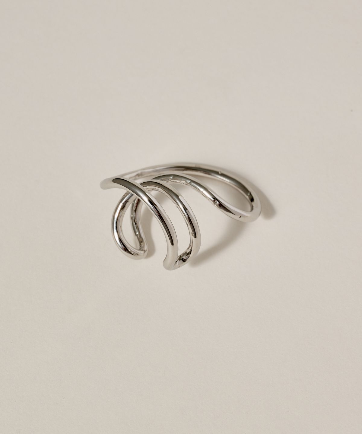 노비스도쿄(NOVICE TOKYO) 라운드 트립 이어커프 Round Trip Ear Cuff / Silver