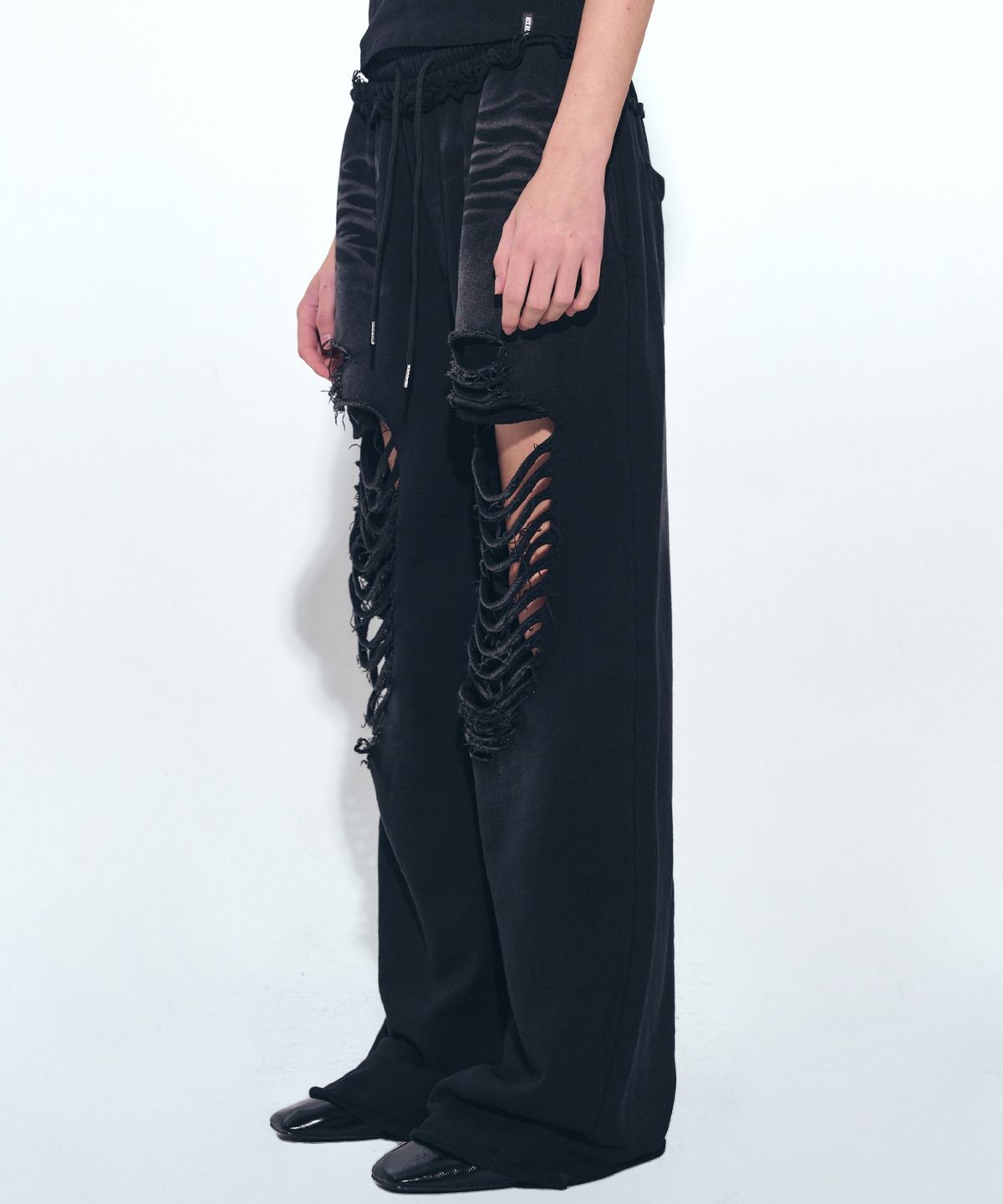 닉앤니콜(NICK&NICOLE) DESTROYED COTTON LOUNGE PANTS_BLACK