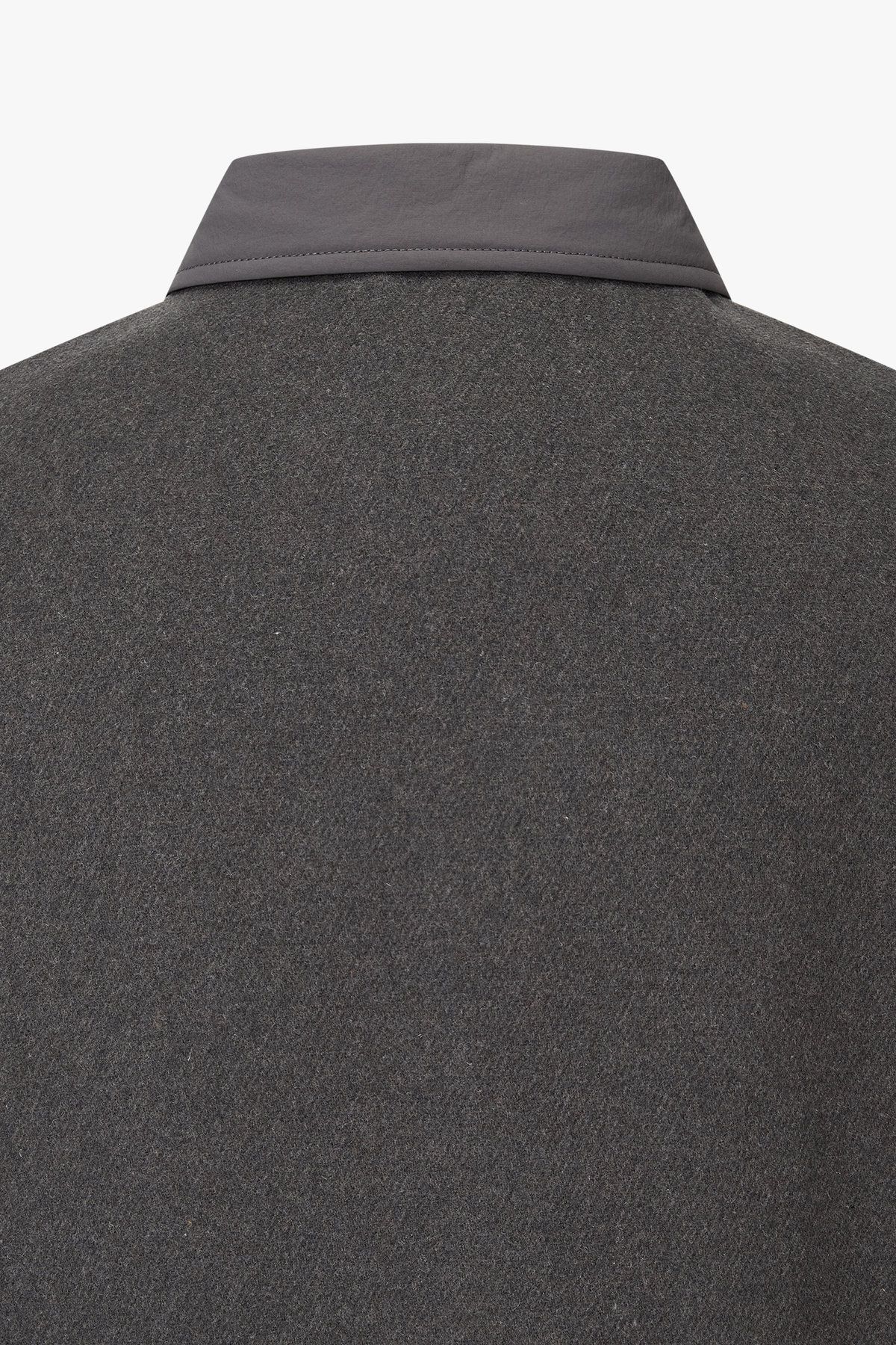 아르마니 익스체인지(ARMANI EXCHANGE) 남성 나일론 패치 포켓 셔츠 자켓_다크 그레이 A415310008