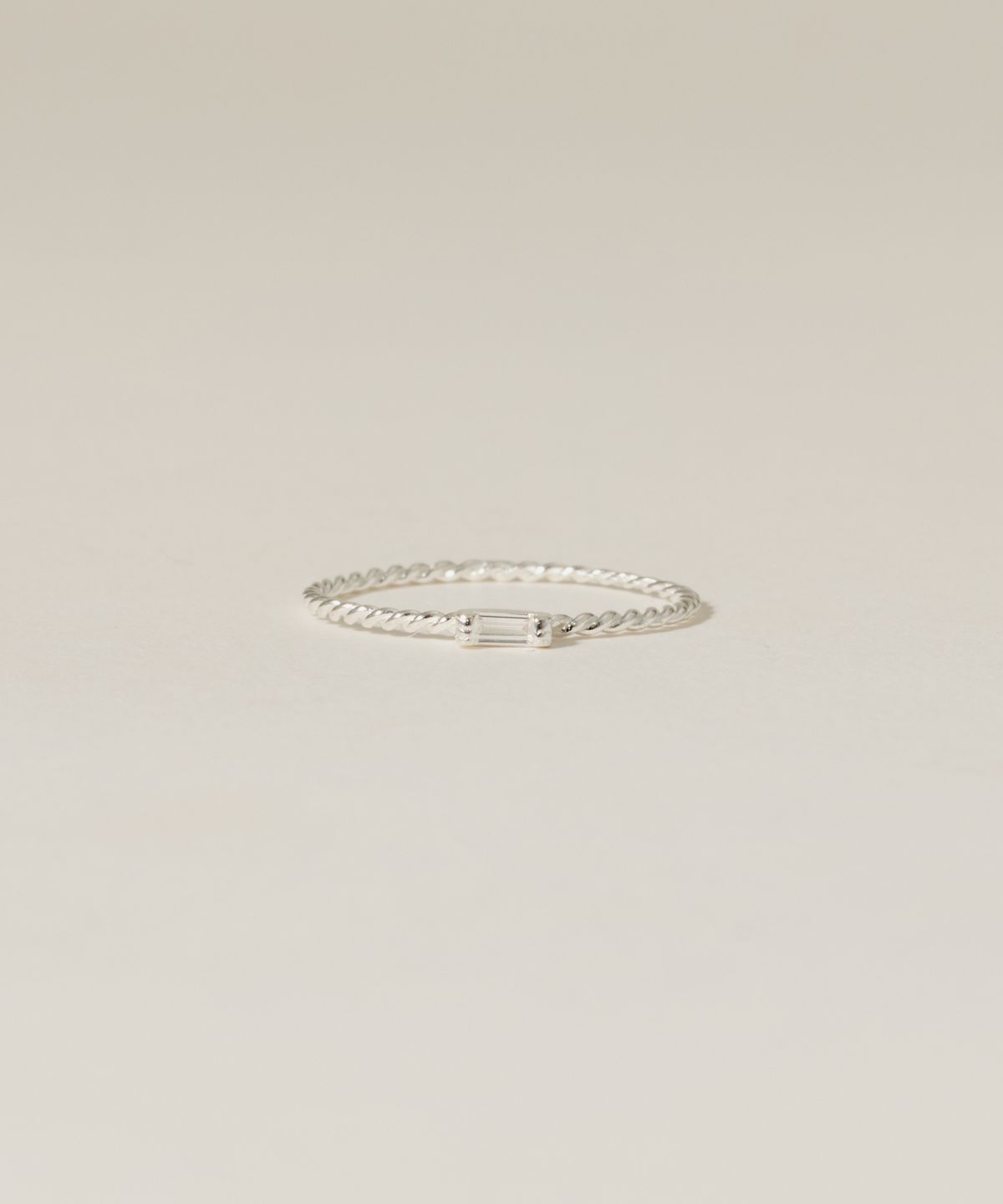 노비스도쿄(NOVICE TOKYO) 클리어 스톤 모티프로프 반지 Clear Stone Motif Rope Ring［Silver925］/ One color