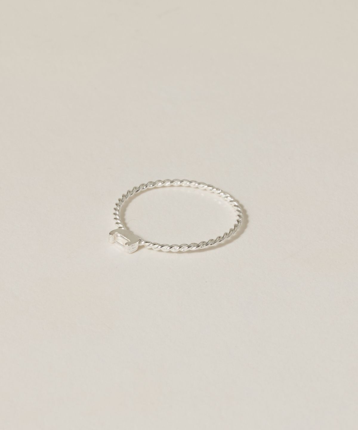 노비스도쿄(NOVICE TOKYO) 클리어 스톤 모티프로프 반지 Clear Stone Motif Rope Ring［Silver925］/ One color