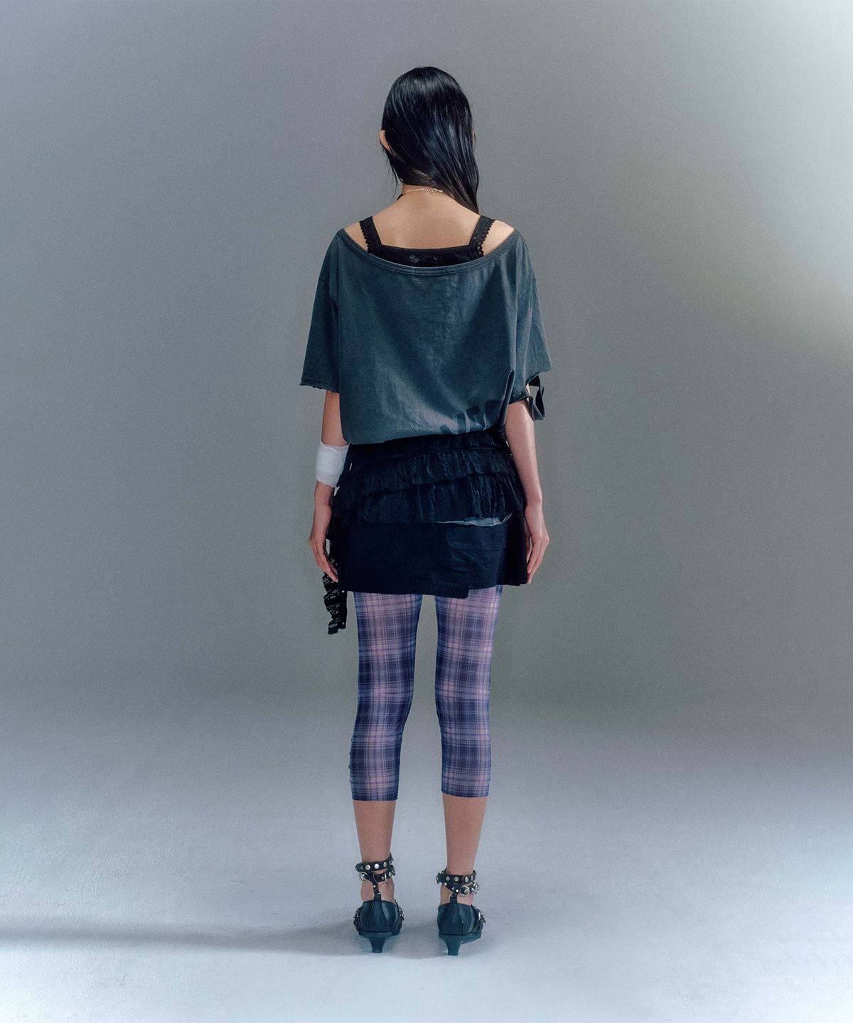 베이컨트 아카이브(VACANT ARCHIVE) DION CUT-OUT BOX T-SHIRTS (2COLOR)
