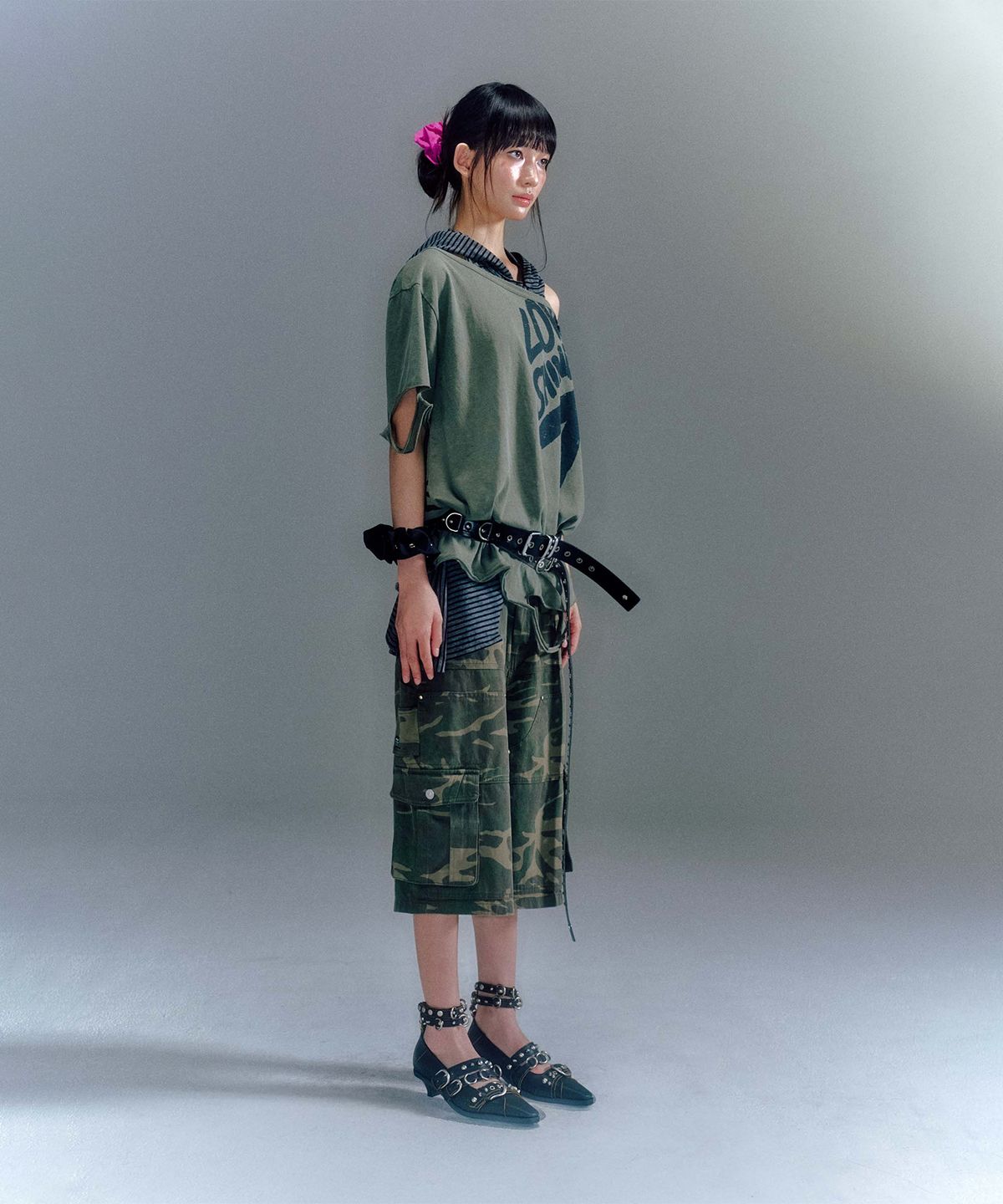 베이컨트 아카이브(VACANT ARCHIVE) DION CUT-OUT BOX T-SHIRTS (2COLOR)