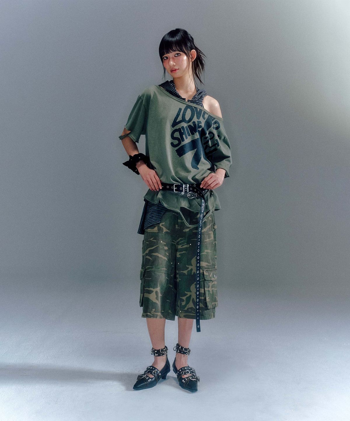 베이컨트 아카이브(VACANT ARCHIVE) DION CUT-OUT BOX T-SHIRTS (2COLOR)