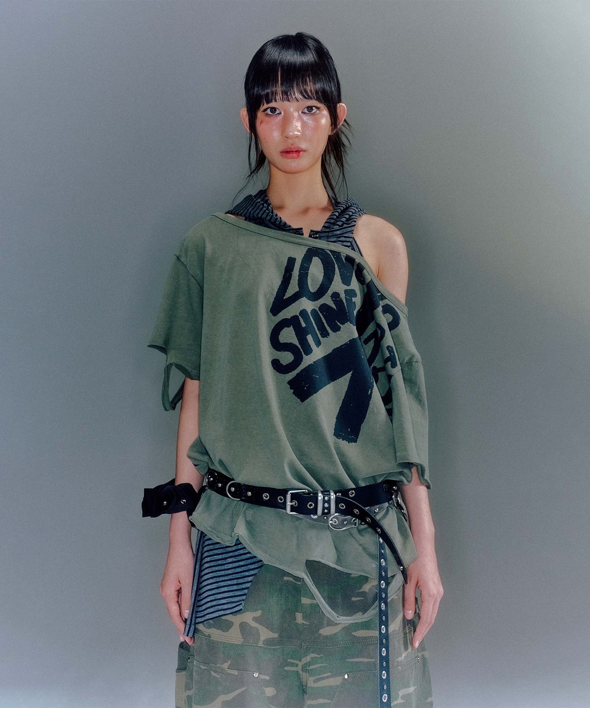 베이컨트 아카이브(VACANT ARCHIVE) DION CUT-OUT BOX T-SHIRTS (2COLOR)