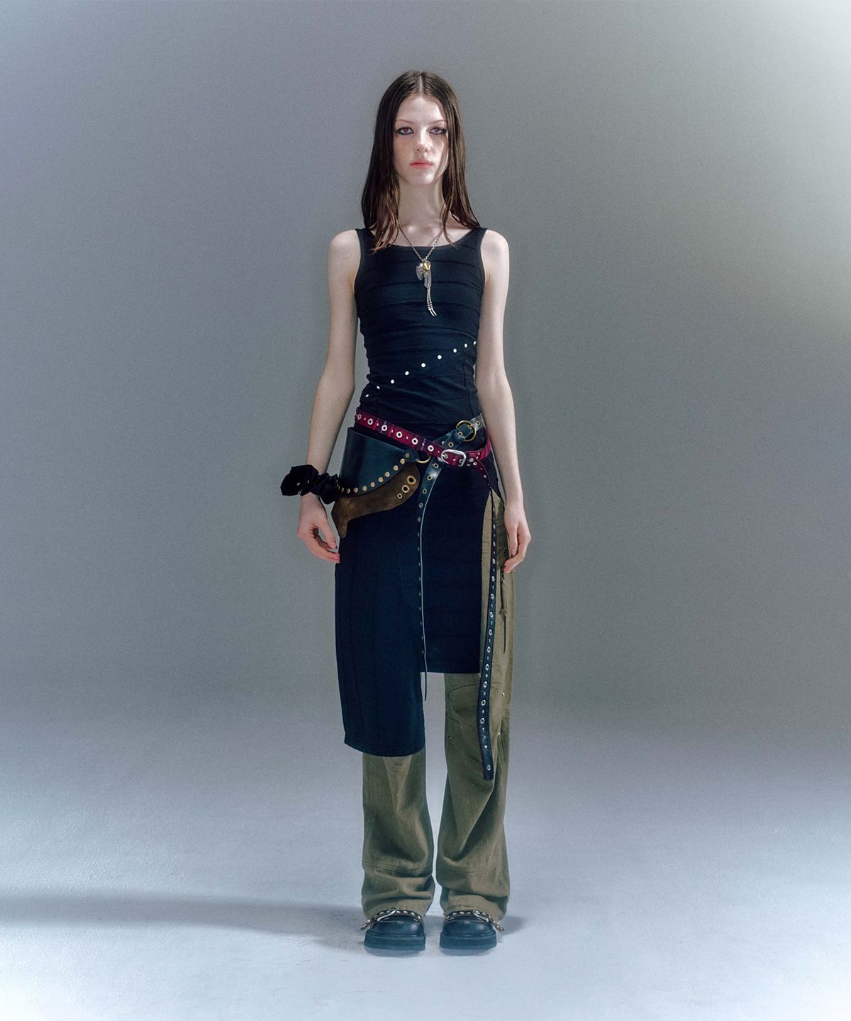 베이컨트 아카이브(VACANT ARCHIVE) JADEY SLEEVELESS LONG ONE-PIECE (2COLOR)