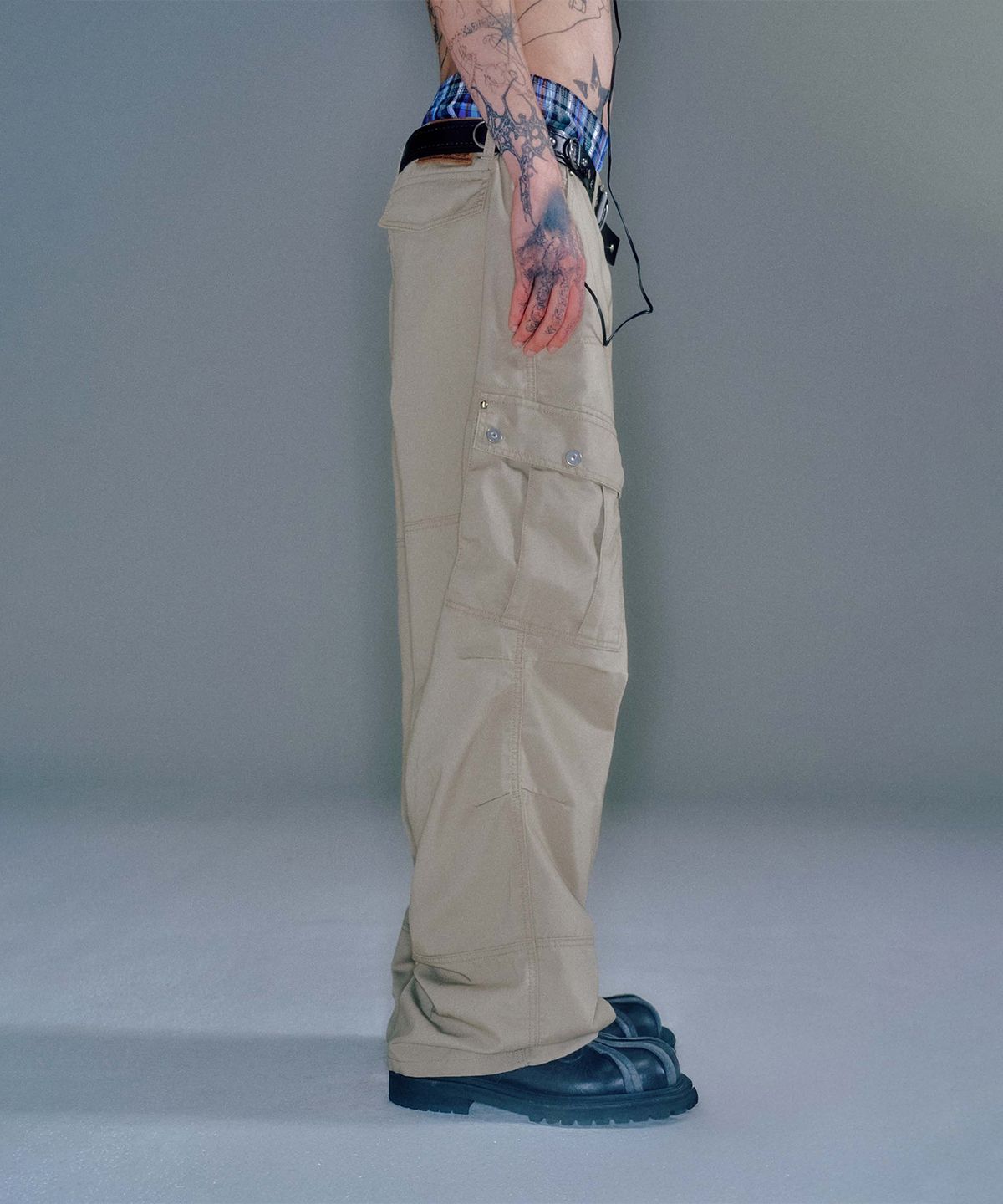 베이컨트 아카이브(VACANT ARCHIVE) WAYEN MILITARY CARGO PANTS (BEIGE)