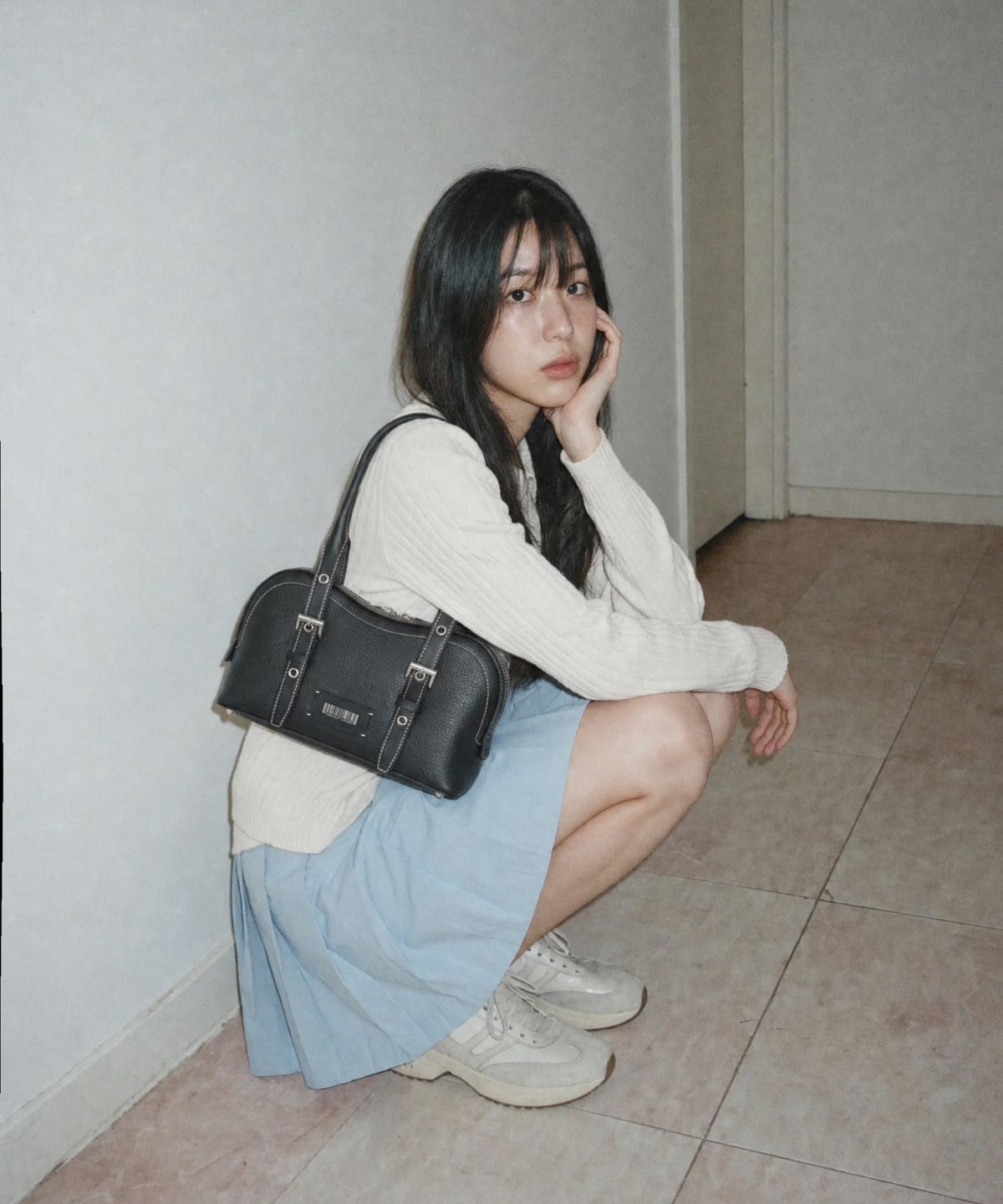 플리티카(PLEATICA) 아크백 스몰 블랙 / 여성 가죽 벨트백