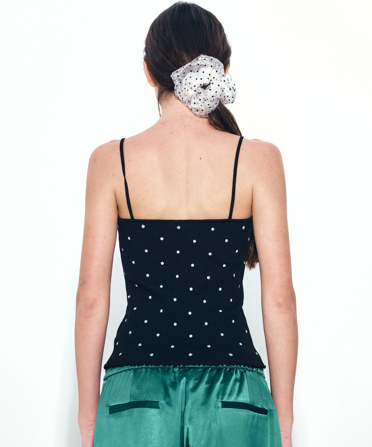 닉앤니콜(NICK&NICOLE) DOT LABEL SLEEVELESS TOP_BLACK