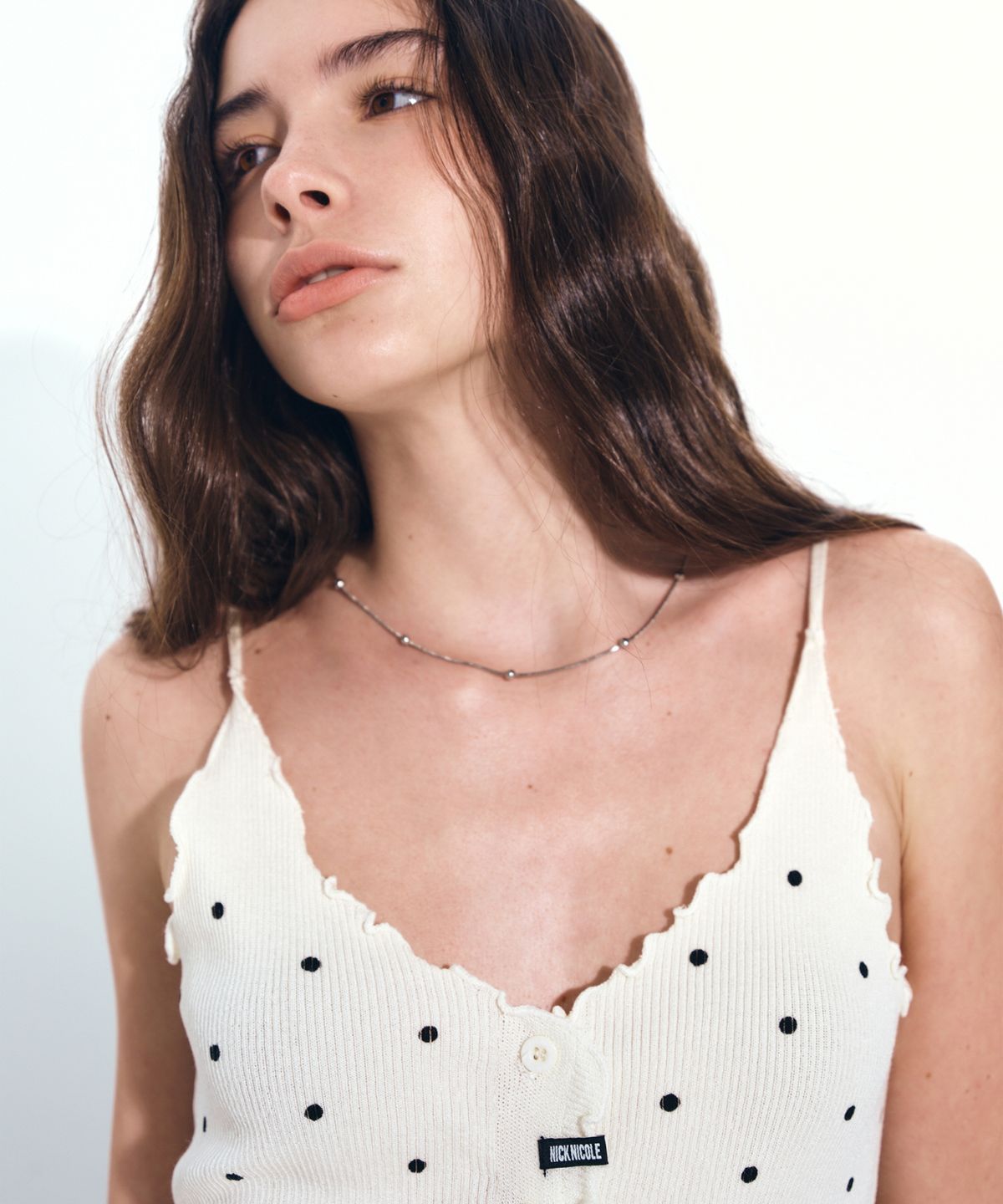 닉앤니콜(NICK&NICOLE) DOT LABEL SLEEVELESS TOP_LIGHT BEIGE