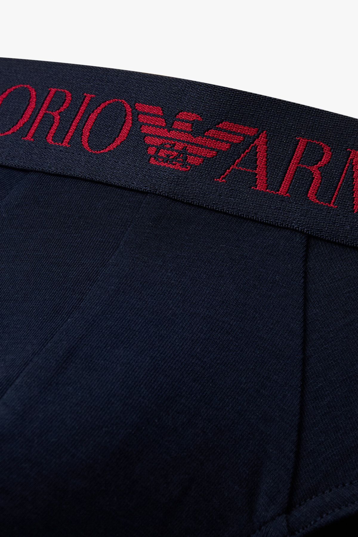 엠포리오 아르마니 언더웨어(EMPORIO ARMANI UNDERWEAR) 남성 로고 밴딩 솔리드 코튼 브리프_다크 블루 0815311036