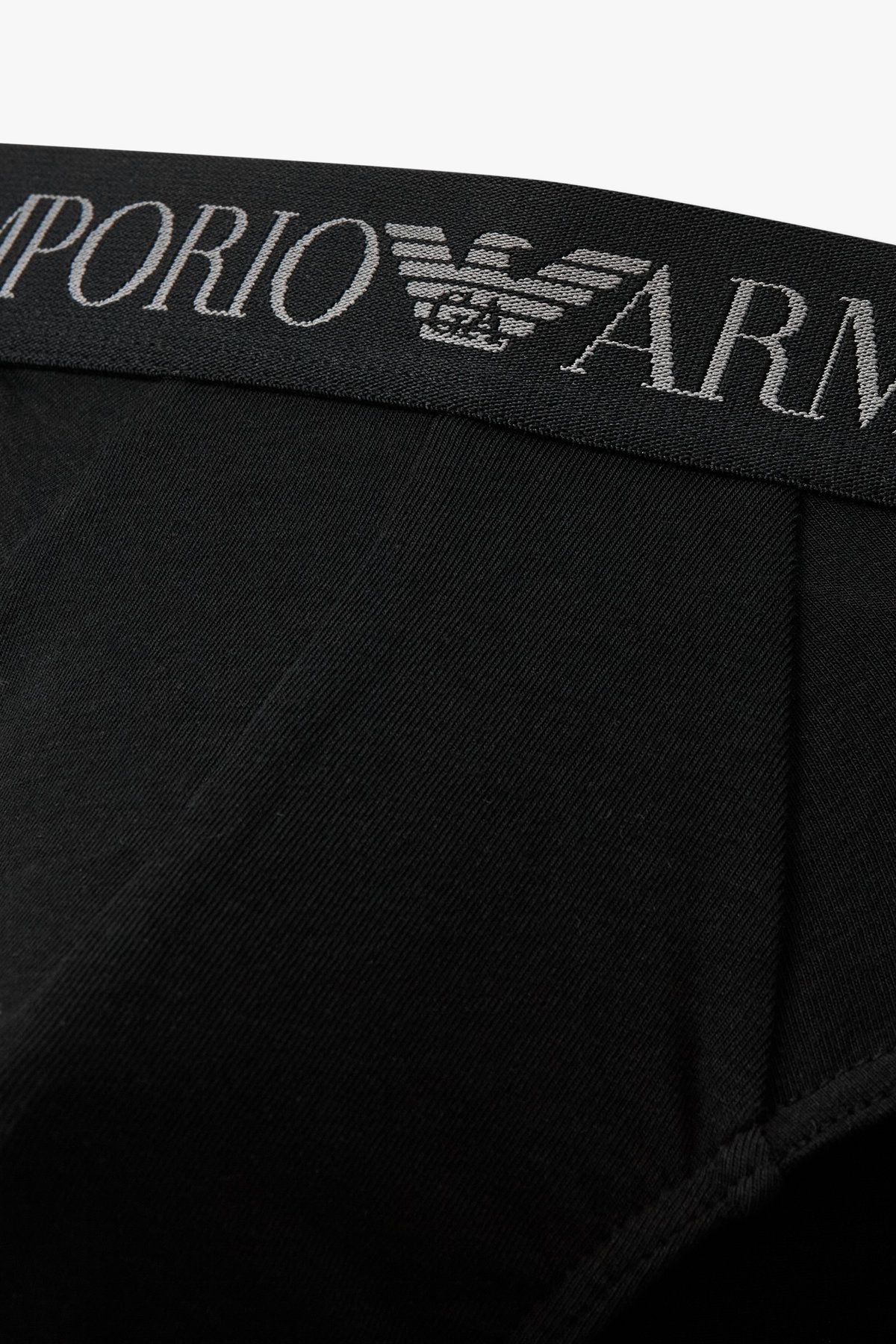 엠포리오 아르마니 언더웨어(EMPORIO ARMANI UNDERWEAR) 남성 로고 밴딩 솔리드 코튼 브리프_블랙 0815311038