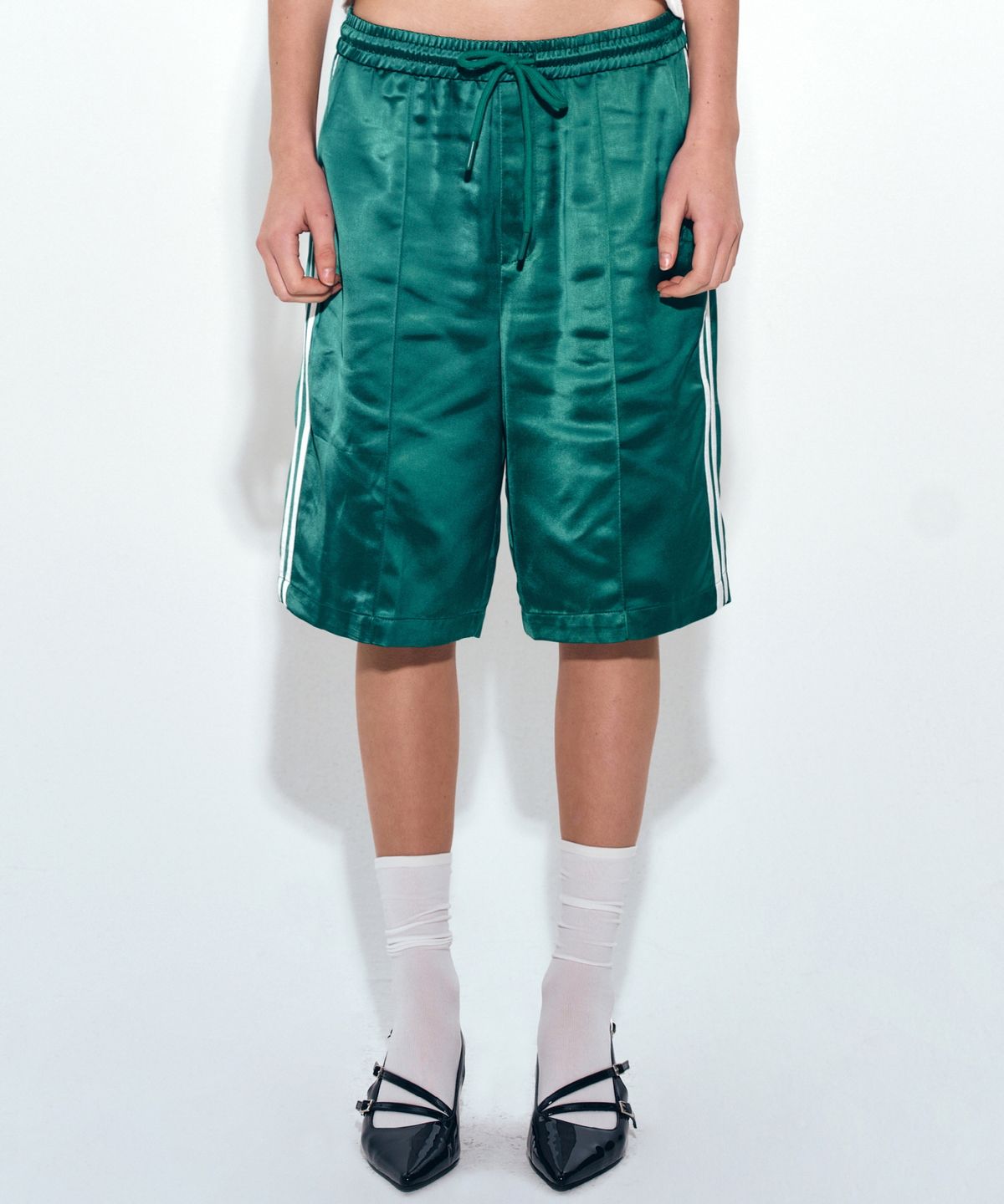 닉앤니콜(NICK&NICOLE) DOUBLE LINE SATIN HALF PANTS_GREEN