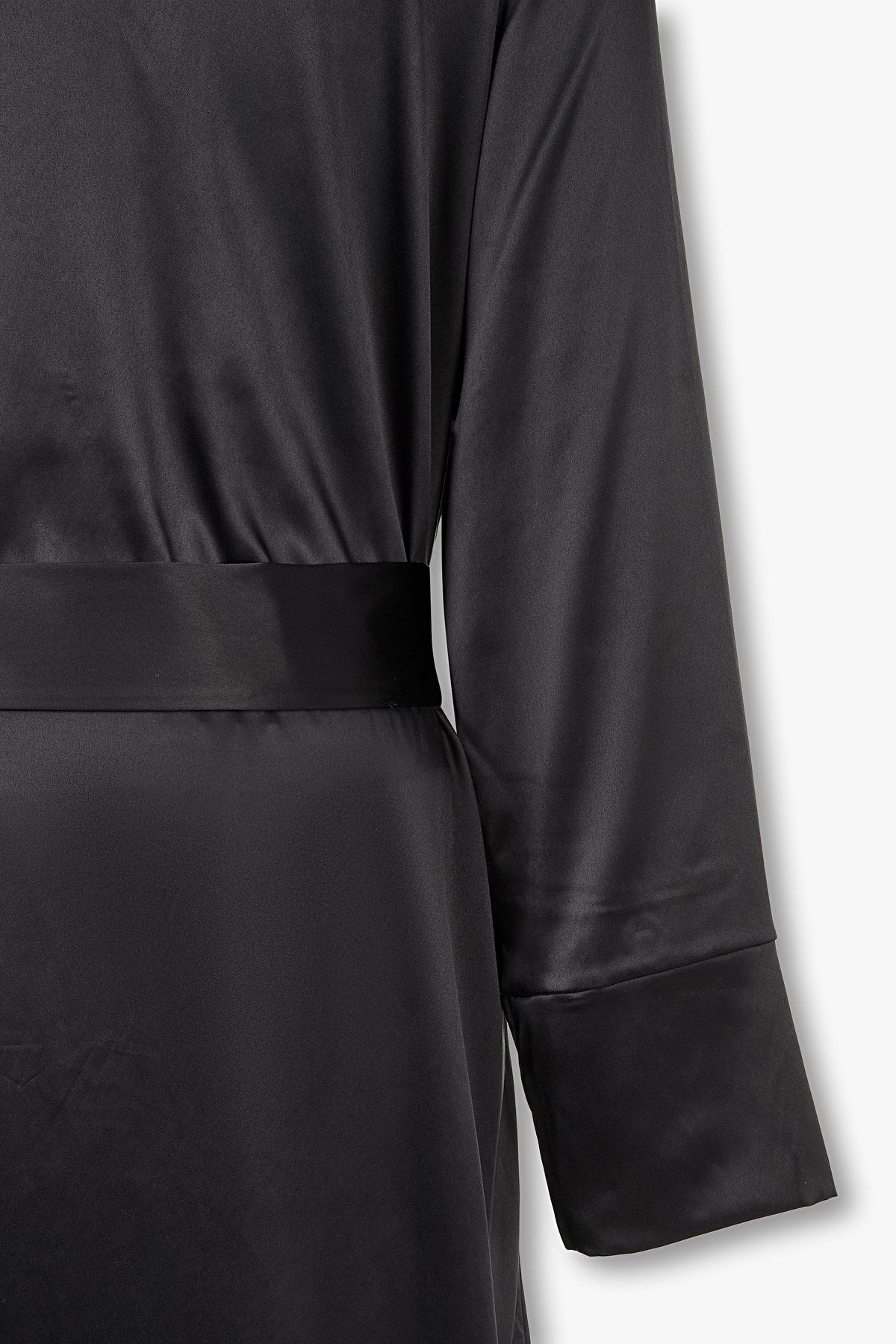 엠포리오 아르마니 언더웨어(EMPORIO ARMANI UNDERWEAR) 여성 글로시 스트레치 드레싱 가운_블랙 0825341501