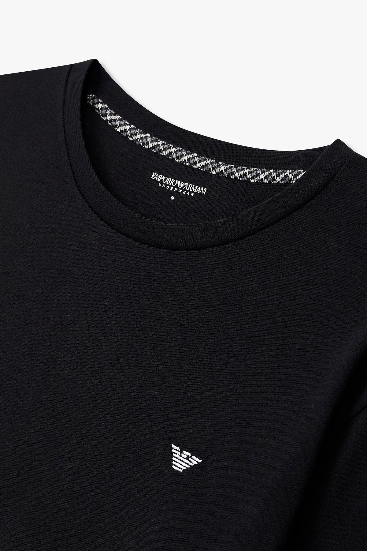 엠포리오 아르마니 언더웨어(EMPORIO ARMANI UNDERWEAR) 남성 로고 자수 코튼 라운지 티셔츠_블랙 0815336013