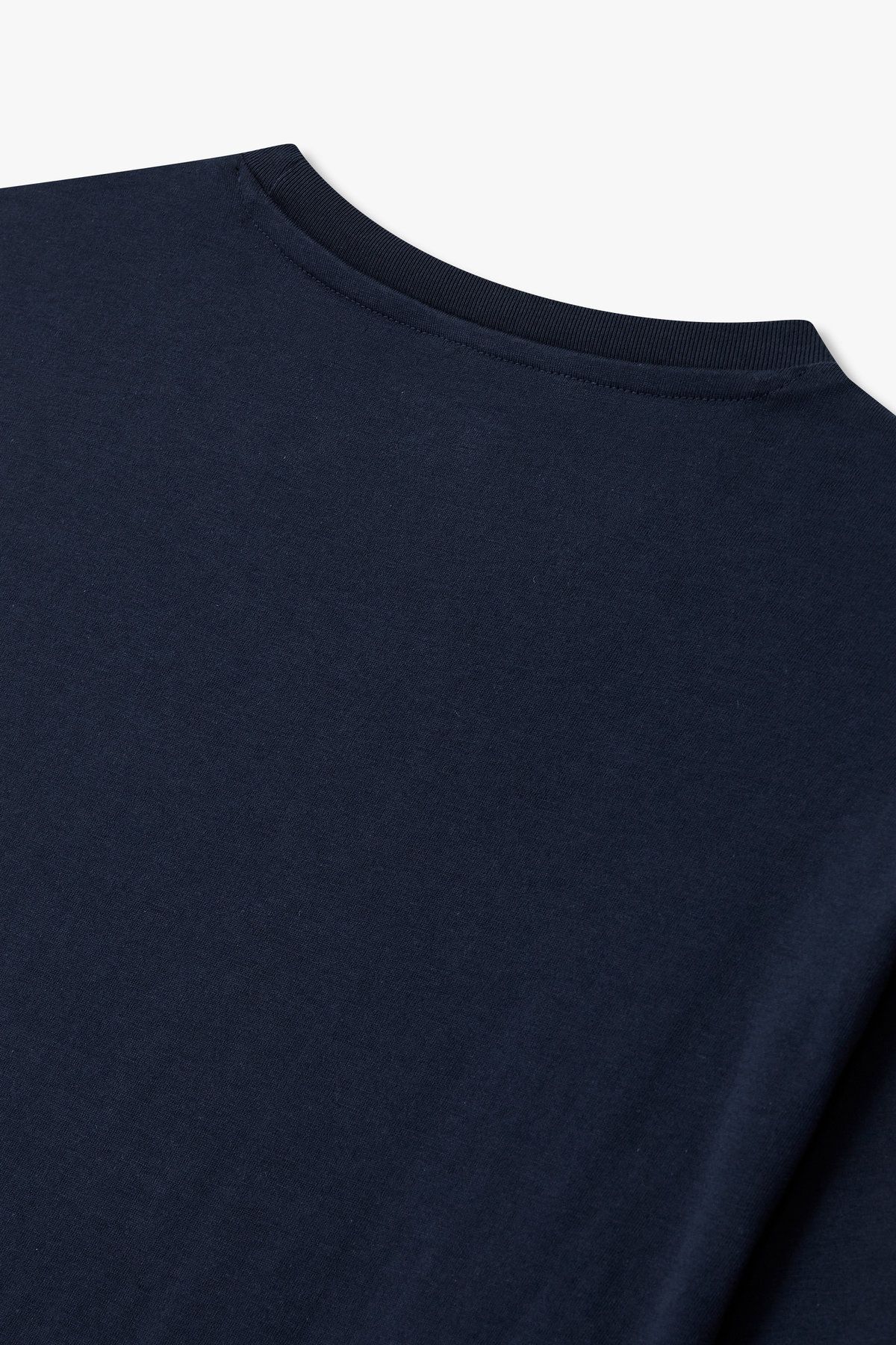 엠포리오 아르마니 언더웨어(EMPORIO ARMANI UNDERWEAR) 남성 이글 자수 롱 슬리브 라운지 티셔츠_마린 0815336006