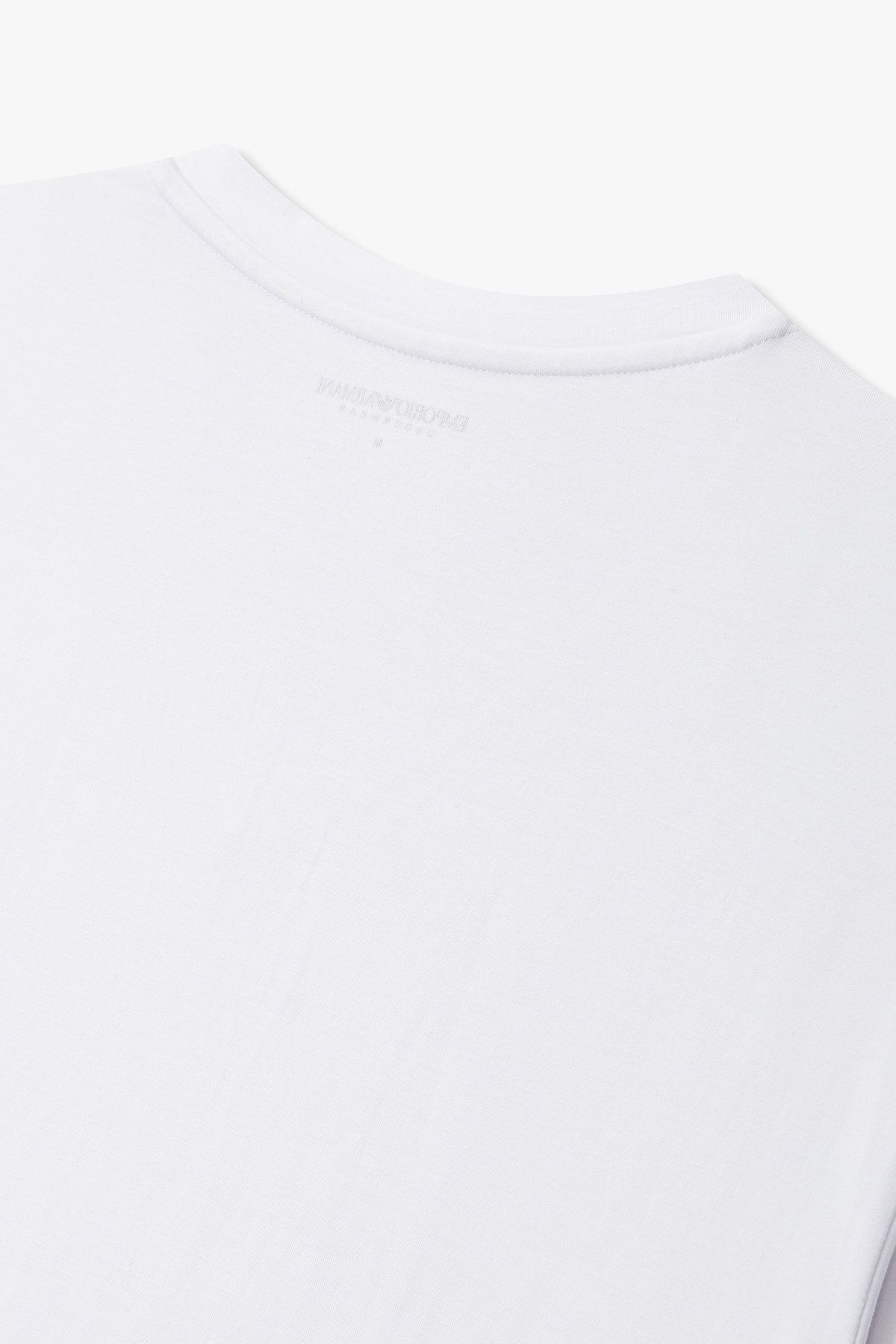 엠포리오 아르마니 언더웨어(EMPORIO ARMANI UNDERWEAR) 남성 스트레치 브이넥 라운지 티셔츠_화이트 0815335001