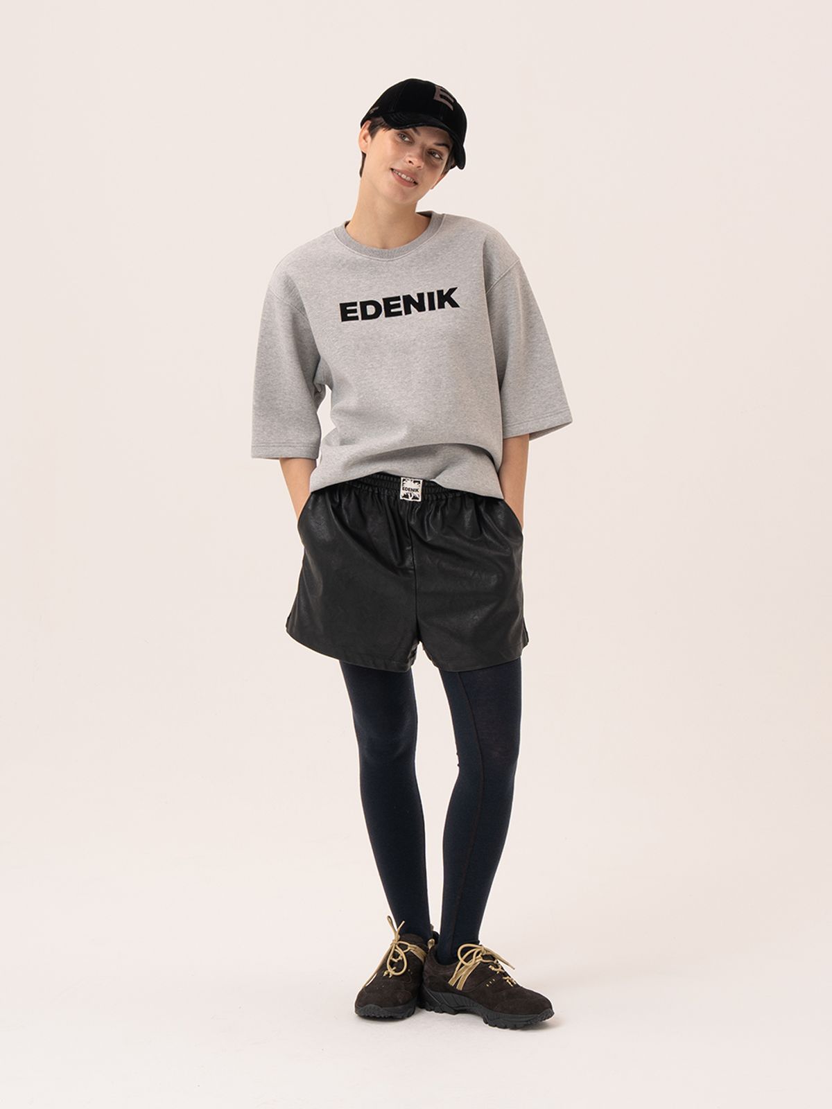 에데닉(EDENIK) 라인 포인트 레더 트랙 쇼츠
