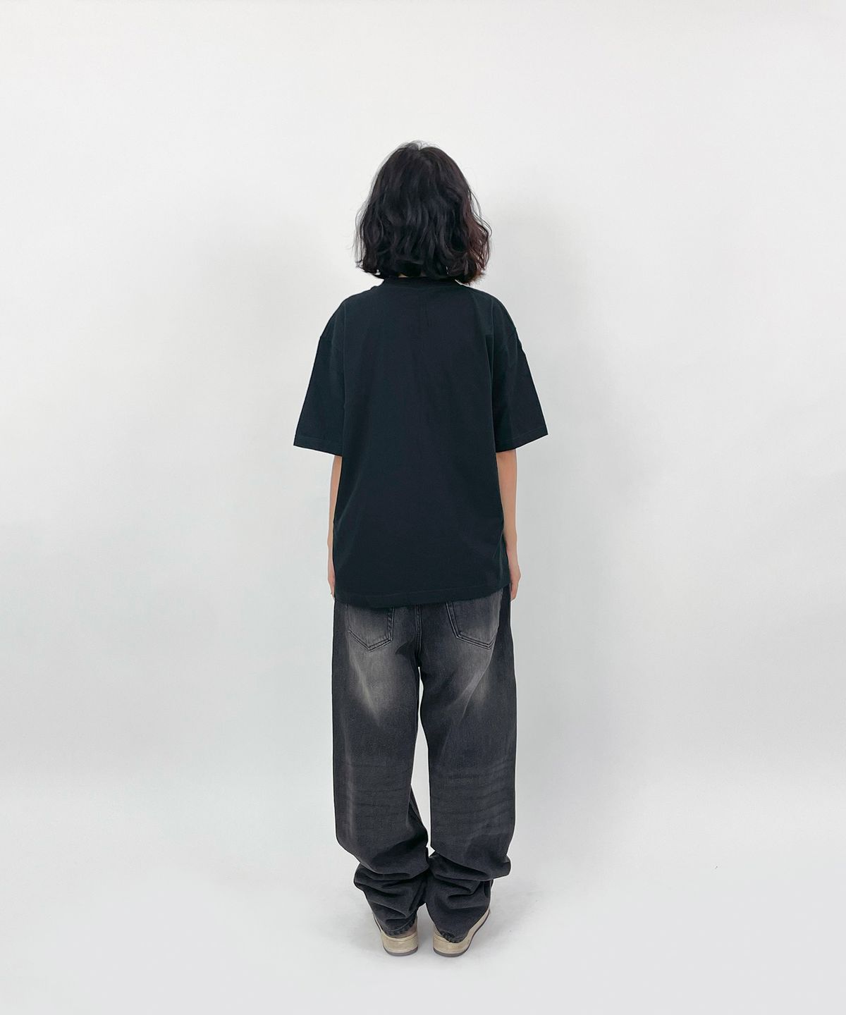 티저트(TEESSERT) 실리 래빗  면 반소매 티셔츠 [BLACK]