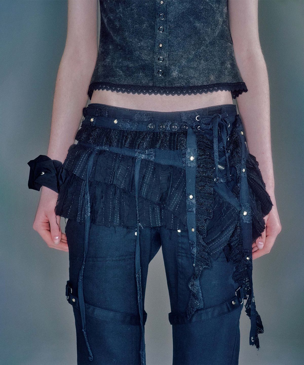 베이컨트 아카이브(VACANT ARCHIVE) LILLY LACE LAYERED MINI SKIRT (2COLOR)