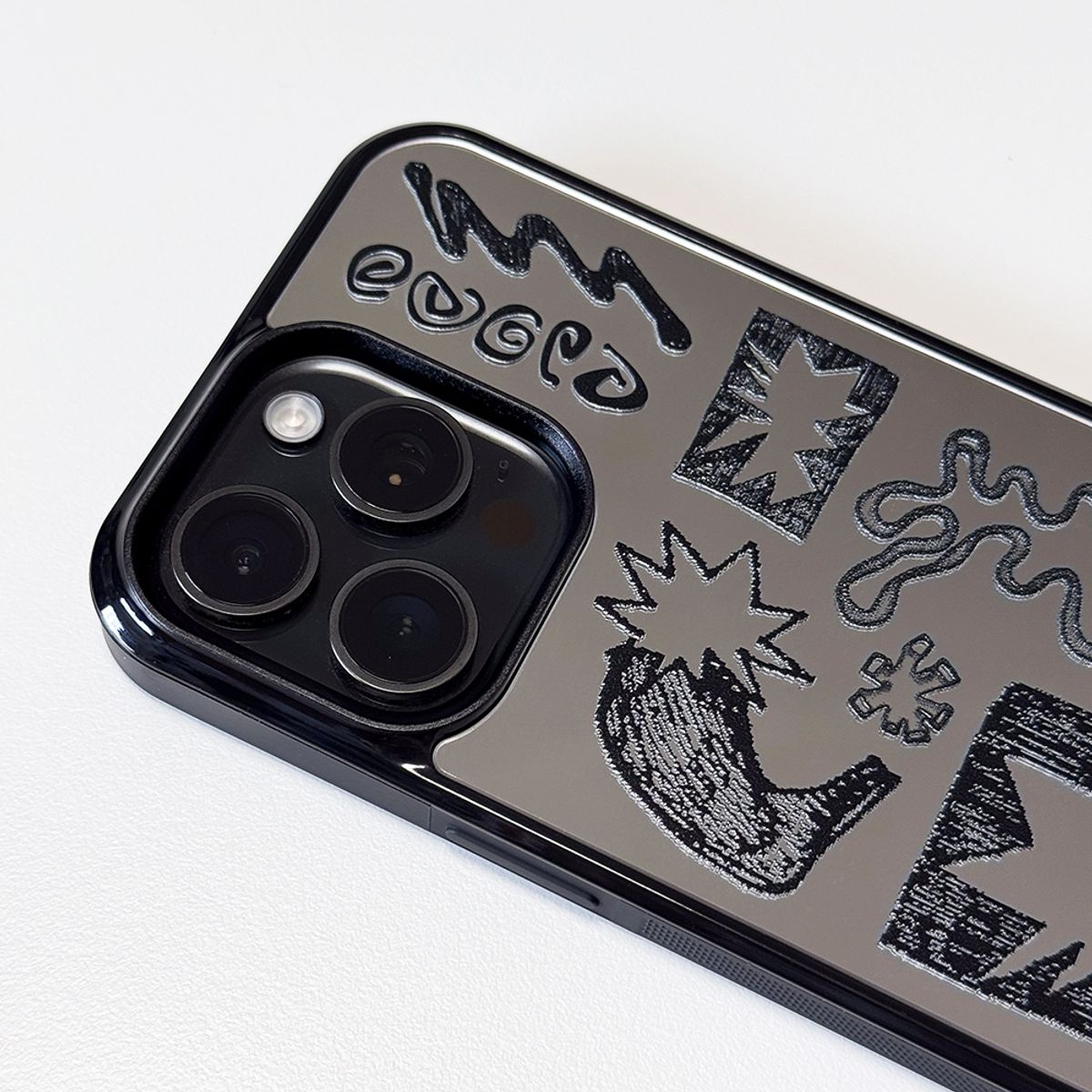 메모리즈바운더리(MEMORIESBOUNDARY) NEWTOPIA BioDoodle Bumper Mirror Phone Case (BK/MagSafe)
