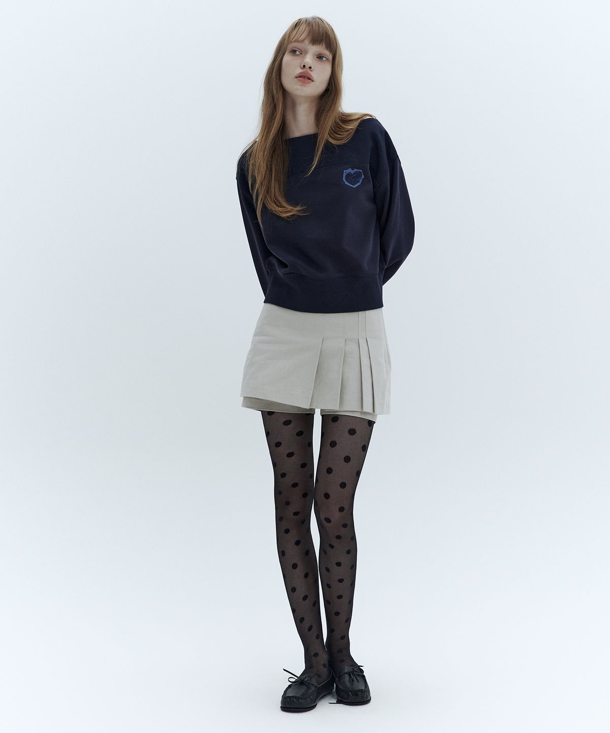 시티브리즈(CITYBREEZE) 보트넥 하트 리즈 스웨트 셔츠_2COLORS