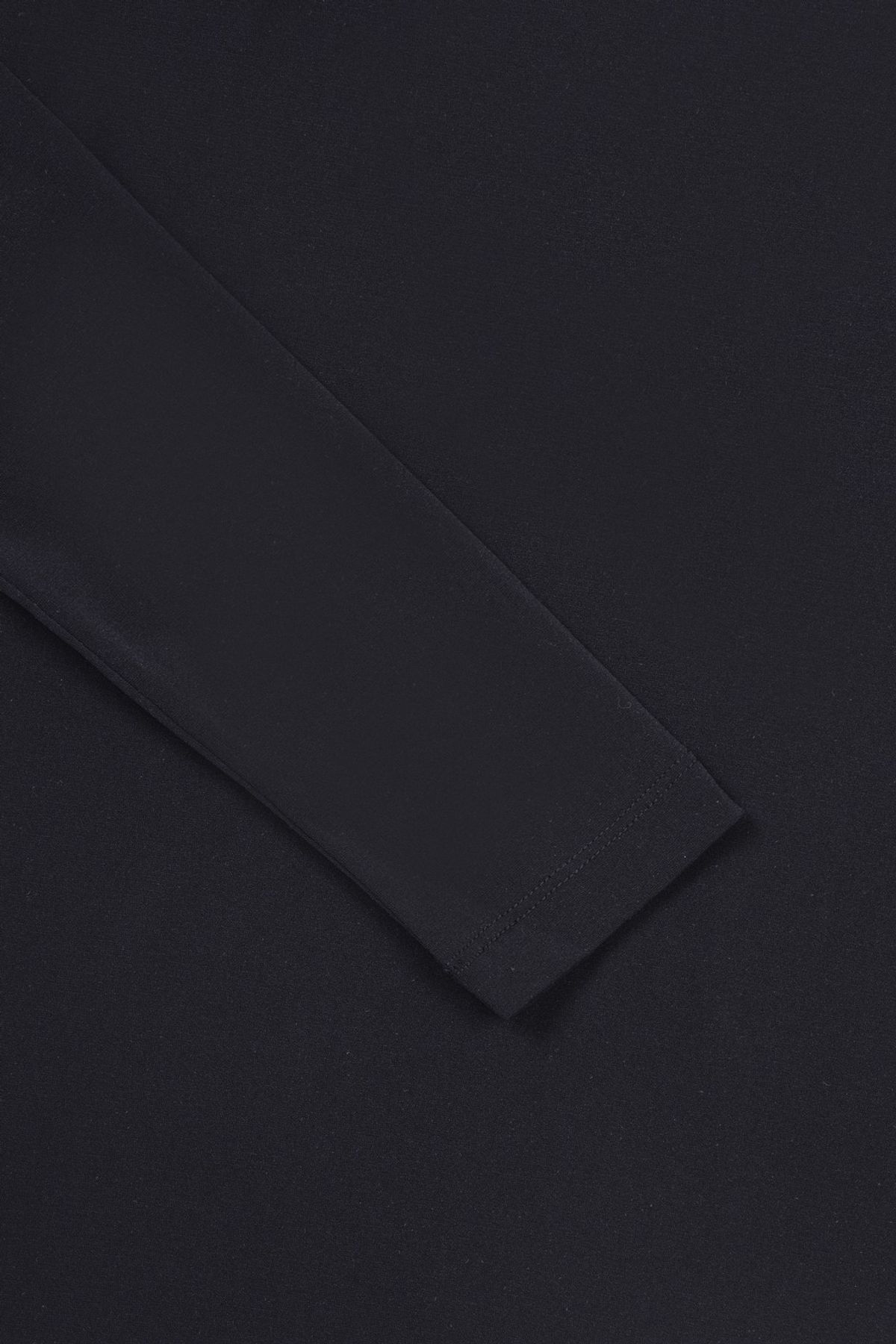 왁(WAAC) Women Dry touch Basic Turtleneck Top WWTBM25901BKX