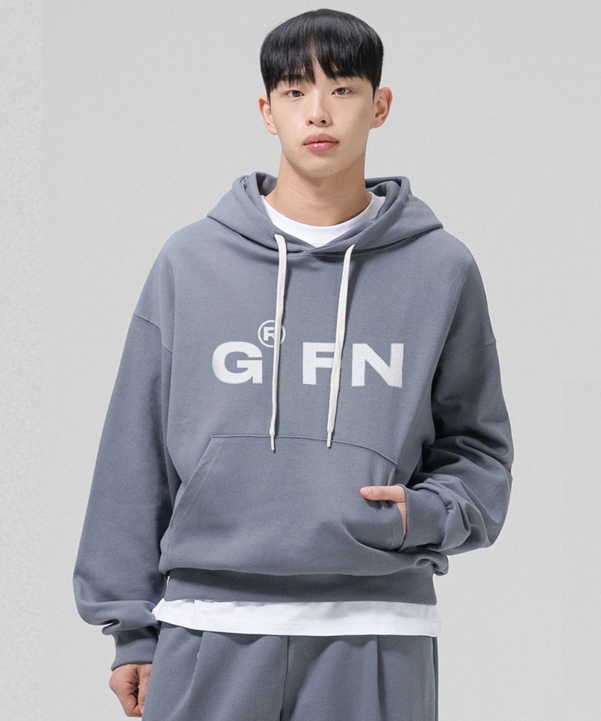 그랜피니(GRANFINNY) 오버핏 특양면 기모 볼드 로고 벌룬 후디-그레이