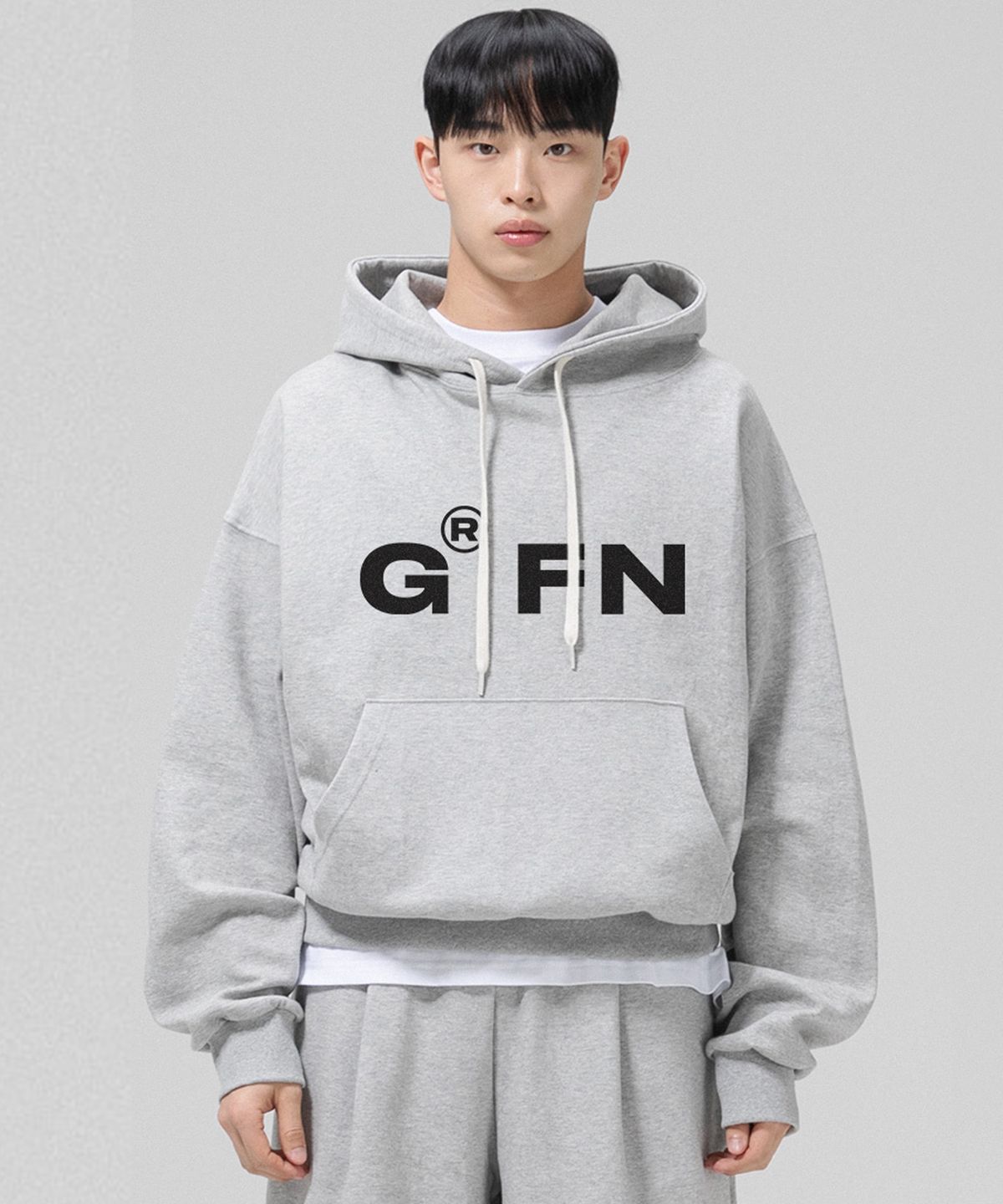 그랜피니(GRANFINNY) 오버핏 특양면 기모 볼드 로고 벌룬 후디-멜란지