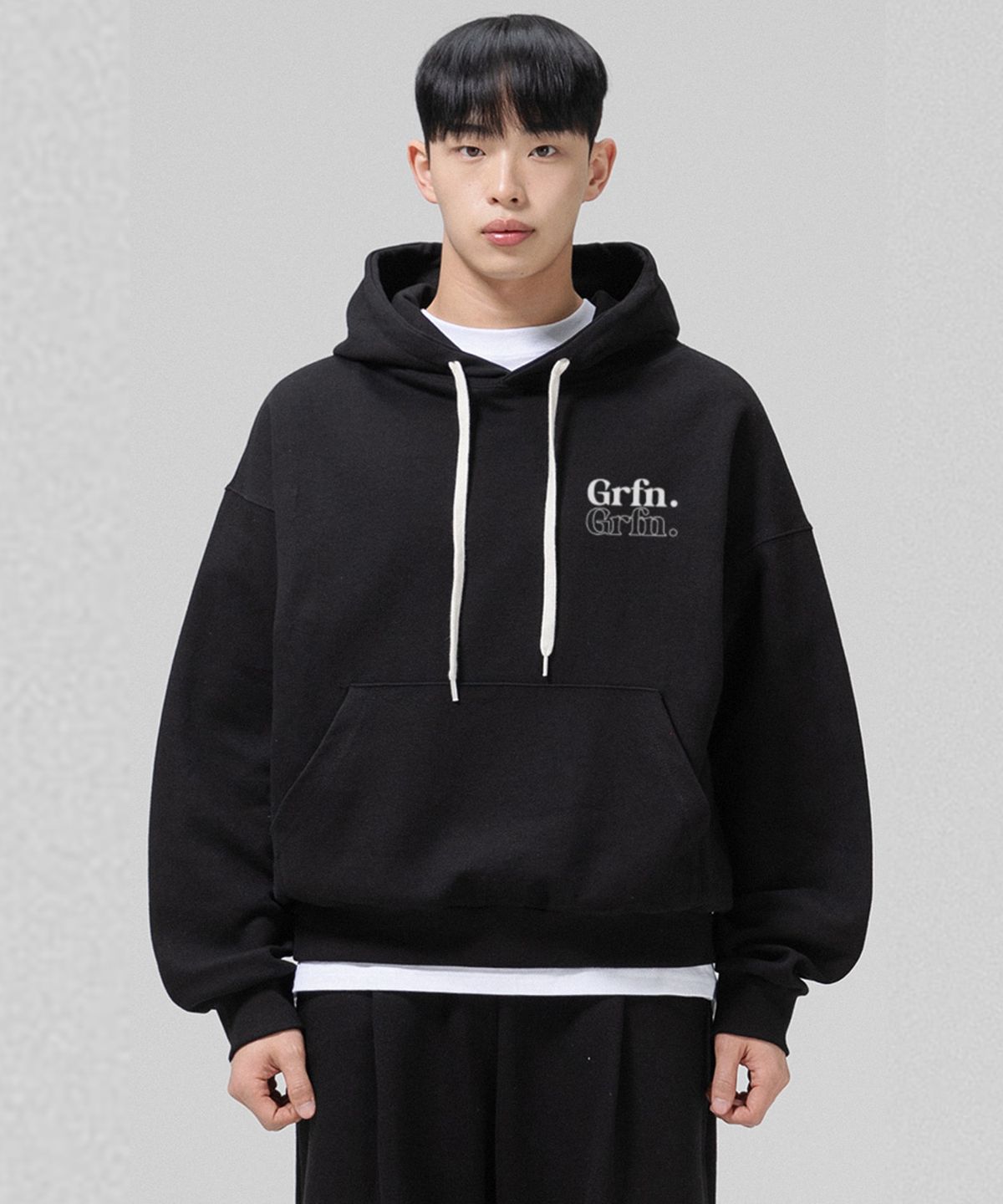 그랜피니(GRANFINNY) 오버핏 특양면 기모 페이스 오버 피어 벌룬 후디- 블랙
