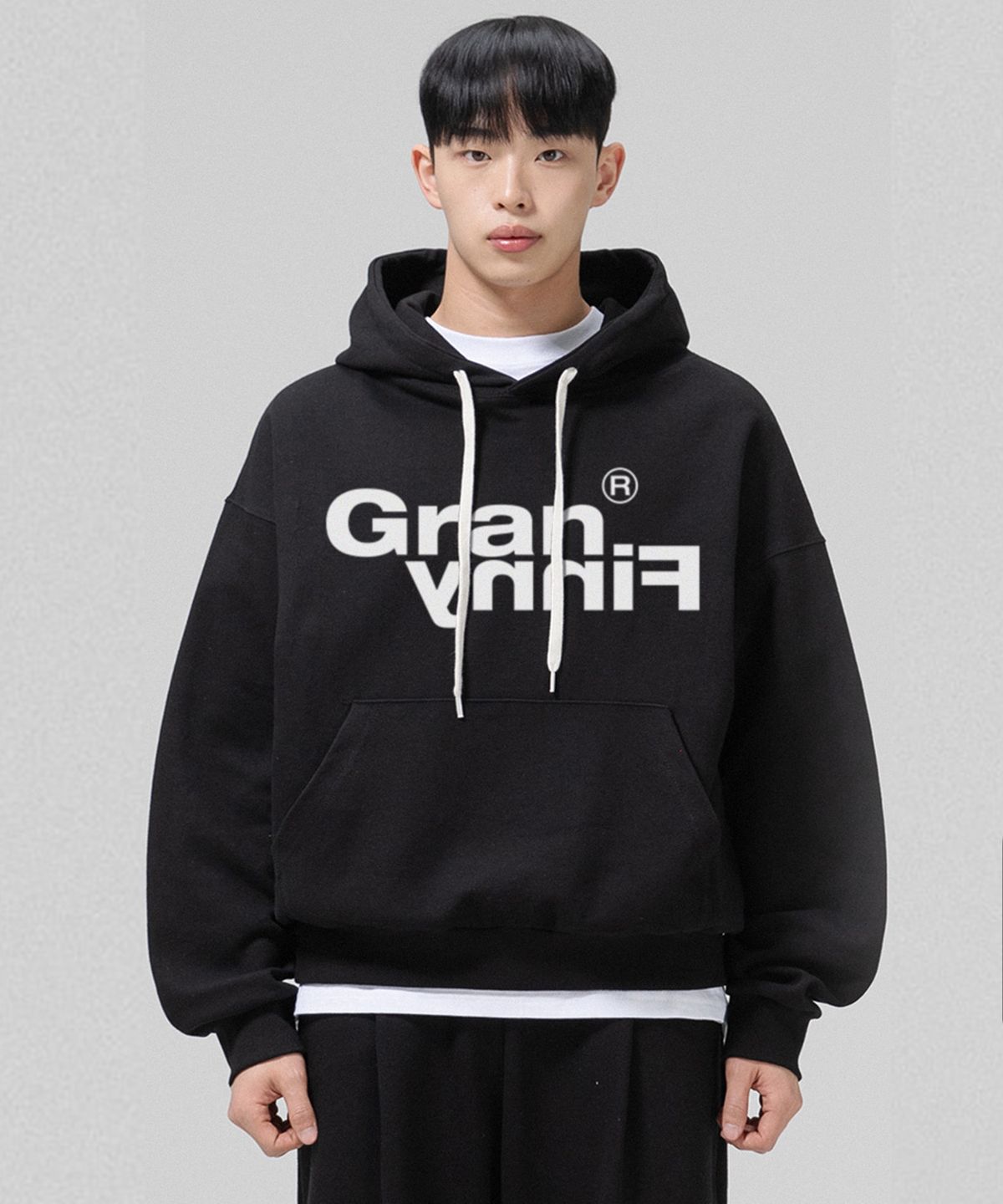 그랜피니(GRANFINNY) 오버핏 특양면 기모 오리지널 로고 벌룬 후디 - 블랙