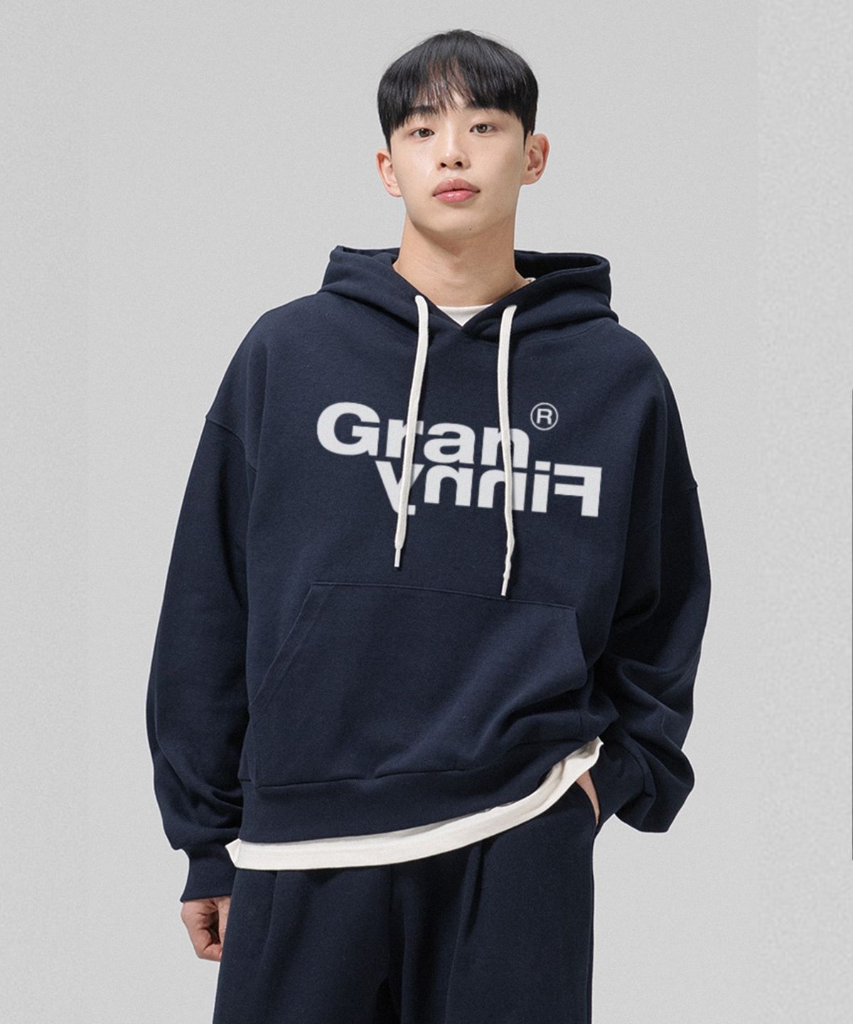 그랜피니(GRANFINNY) 오버핏 특양면 기모 오리지널 로고 벌룬 후디 - 네이비