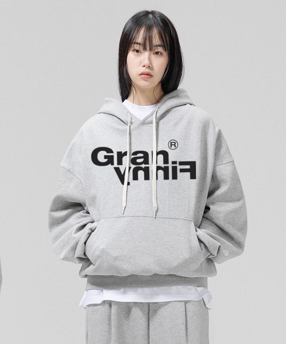 그랜피니(GRANFINNY) 오버핏 특양면 기모 오리지널 로고 벌룬 후디 - 멜란지