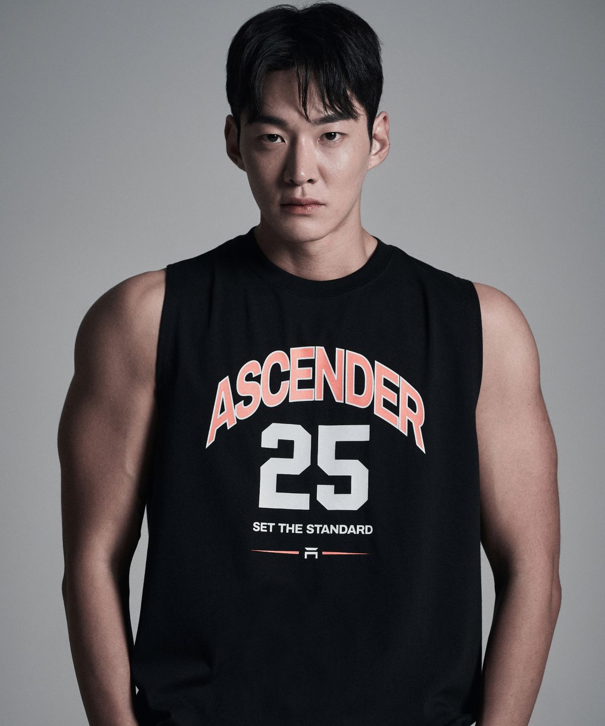 어센더(ASCENDER) 25넘버링 루즈핏 슬리브리스 [블랙]