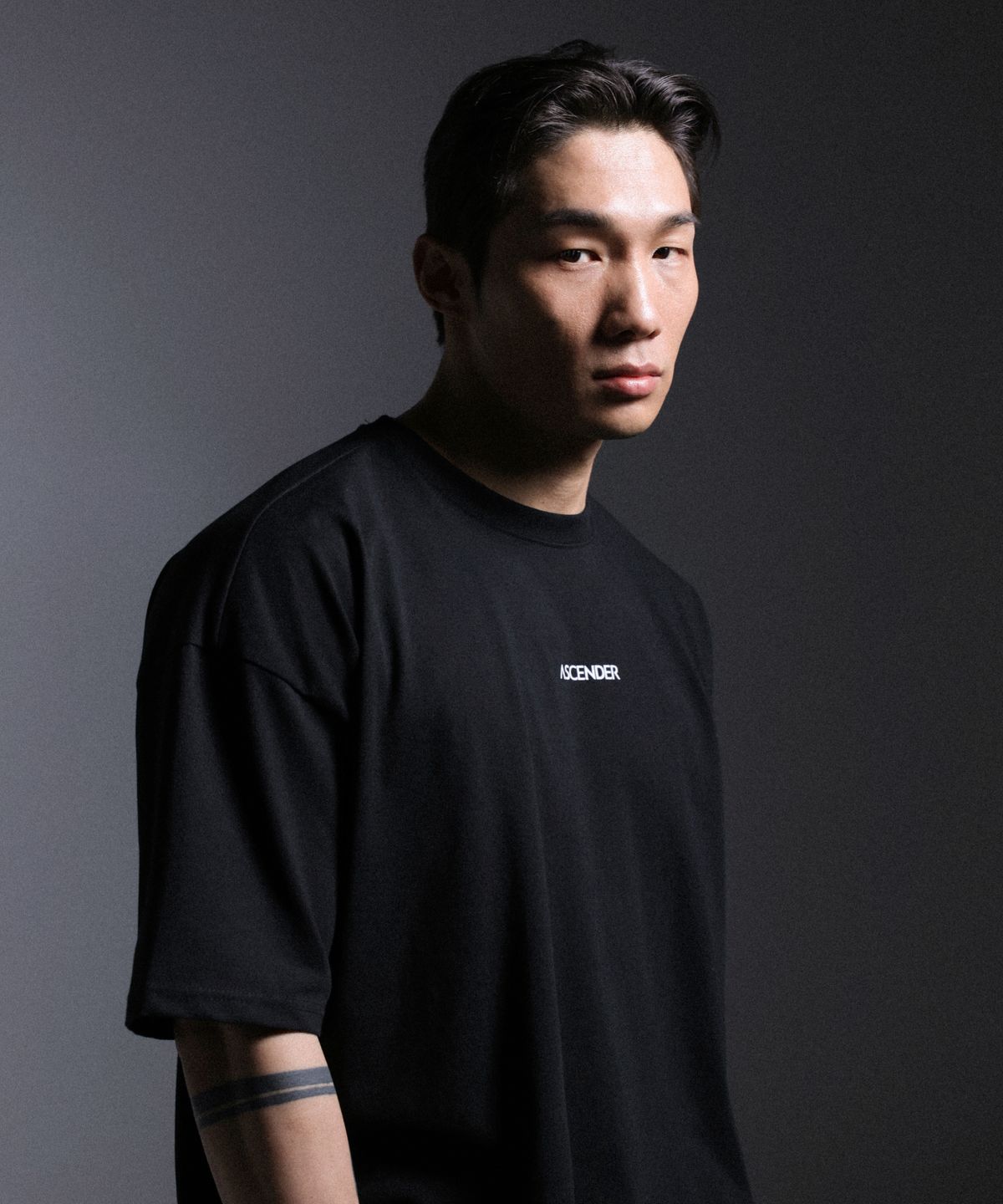 어센더(ASCENDER) 베이직로고 오버핏 숏슬리브 [블랙]