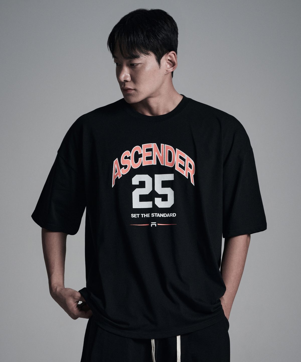 어센더(ASCENDER) 25넘버링 오버핏 숏슬리브 [블랙]