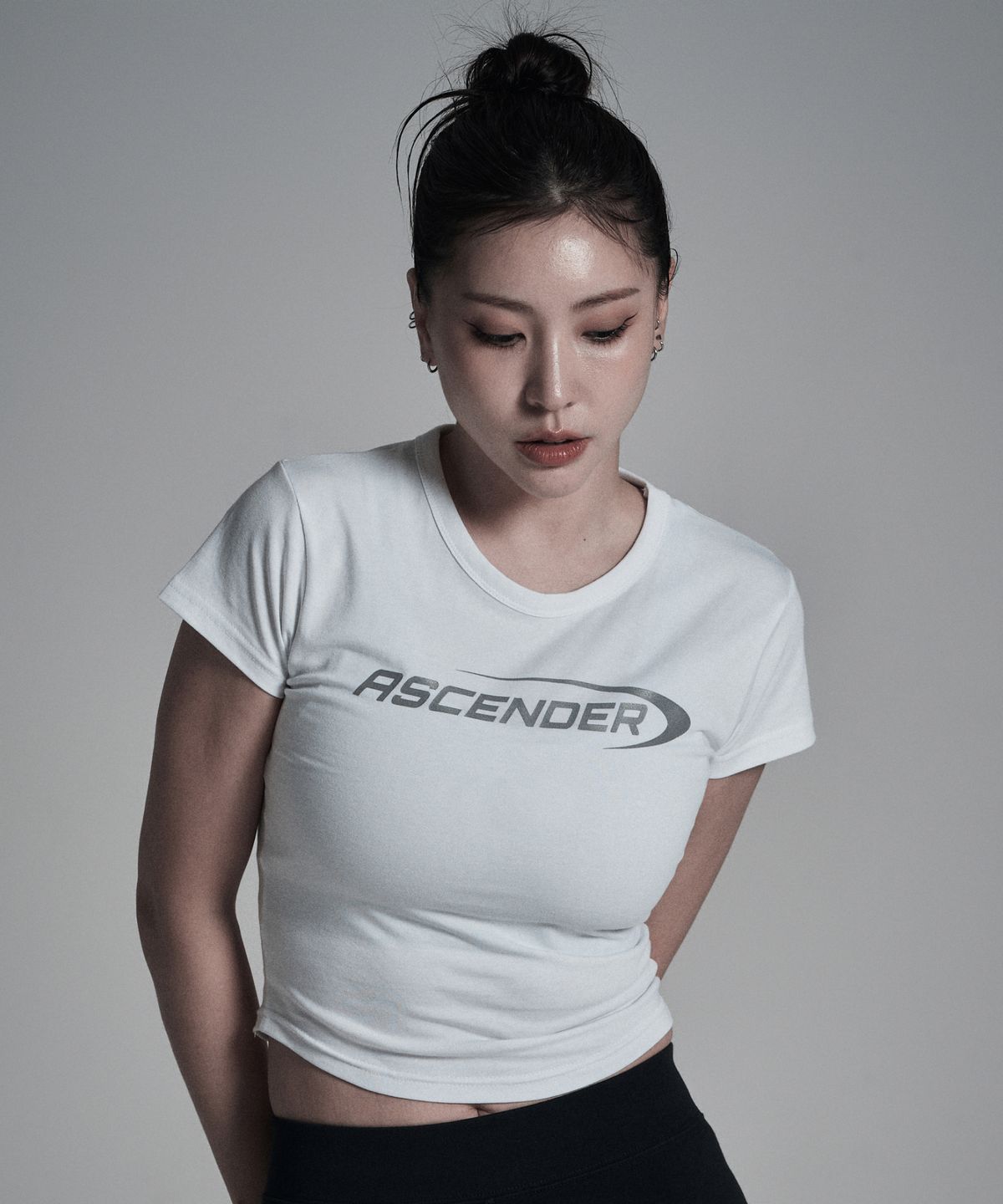 어센더(ASCENDER) (리플렉티브) 어센딩로고 크롭 숏슬리브 [화이트]