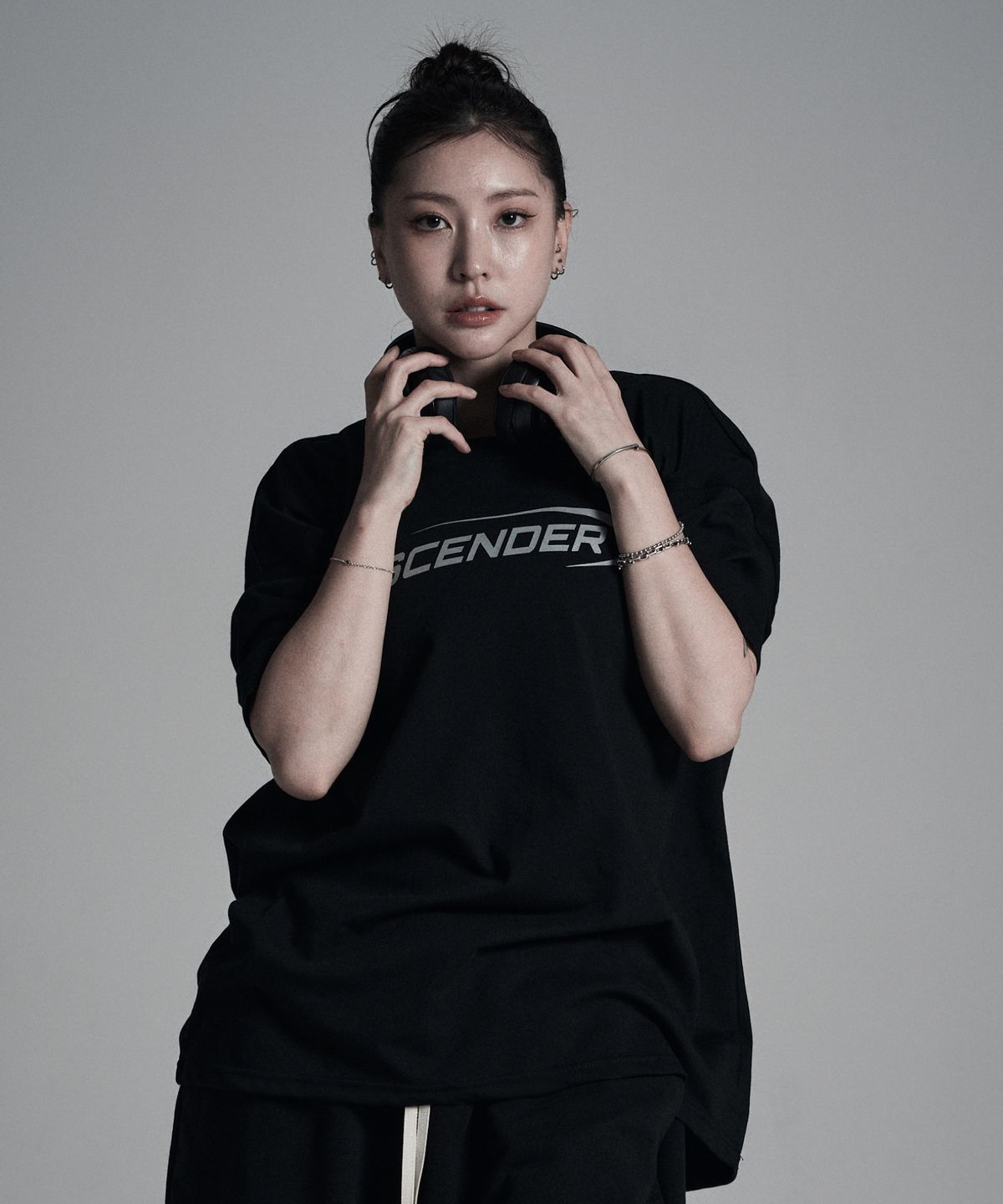 어센더(ASCENDER) (리플렉티브) 어센딩로고 오버핏 숏슬리브 [블랙]