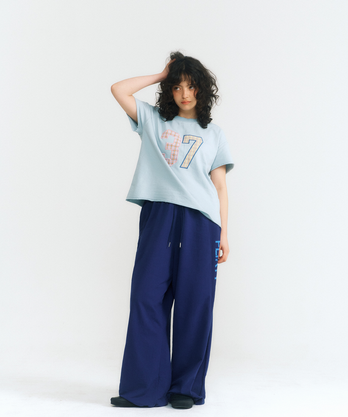 플러티(FLIRTY) FLIRTY 로고 스웨트 팬츠 (Blue)