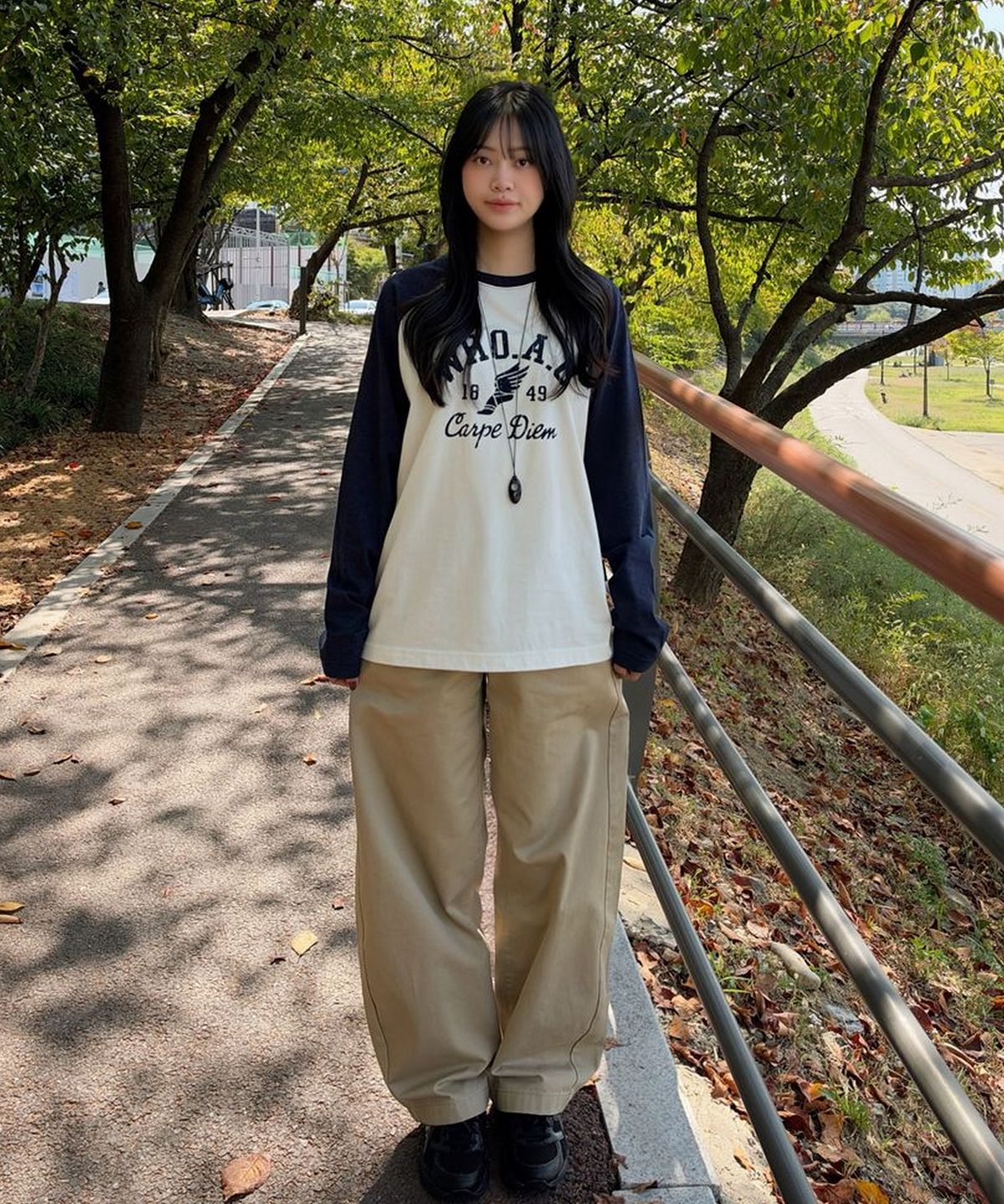 후아유(WHO.A.U) Campus Raglan Long Sleeve T-shirt / WHLAG3823U