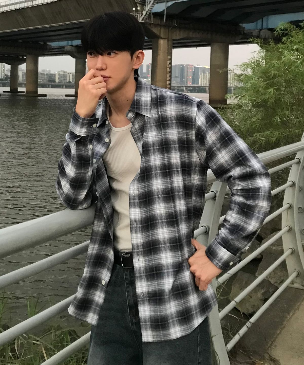 마인드브릿지(MINDBRIDGE) 체크 세미 오버핏 셔츠