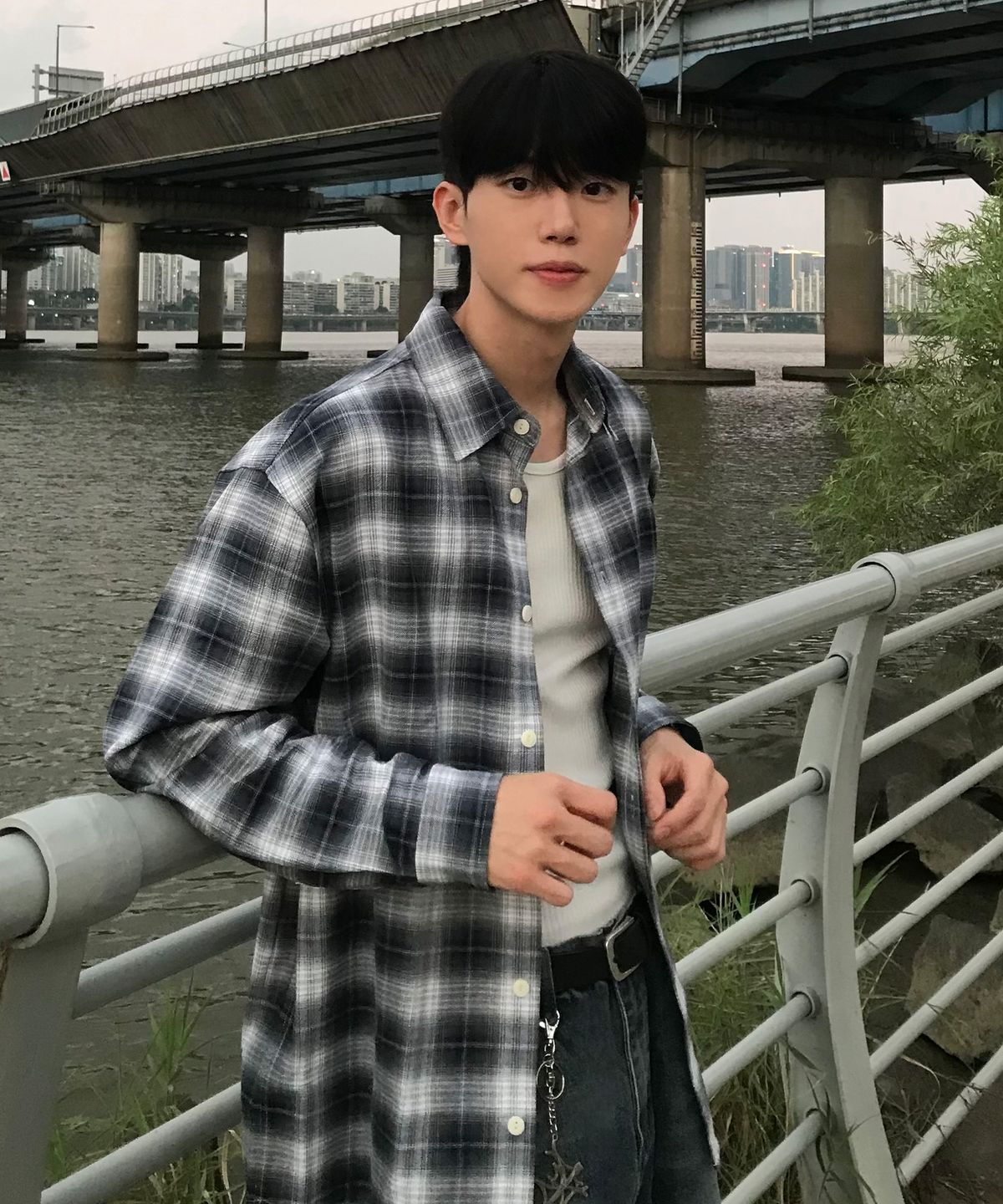 마인드브릿지(MINDBRIDGE) 체크 세미 오버핏 셔츠