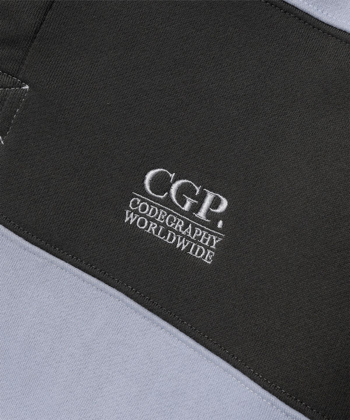 코드그라피(CGP) 스트라이프 럭비 맨투맨_차콜