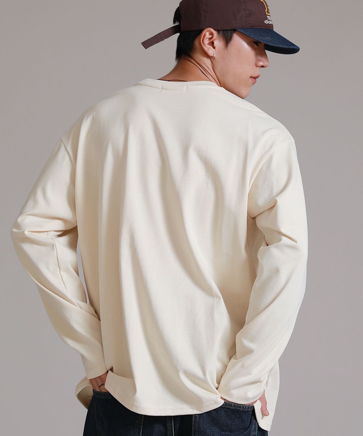 라이크더모스트(LIKE THE MOST) 롱 슬리브 오버핏 무지 긴팔 티셔츠 4colors