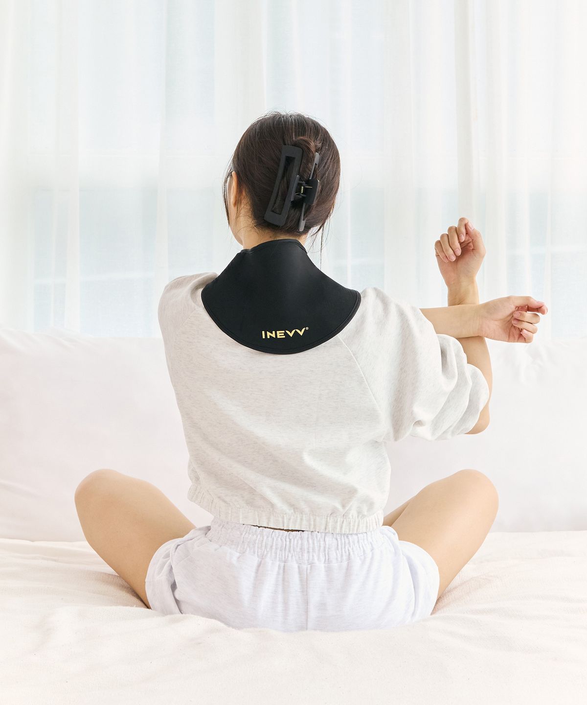 이네브(INEVV) 이네브 리커버리 젤팩 넥밴드
