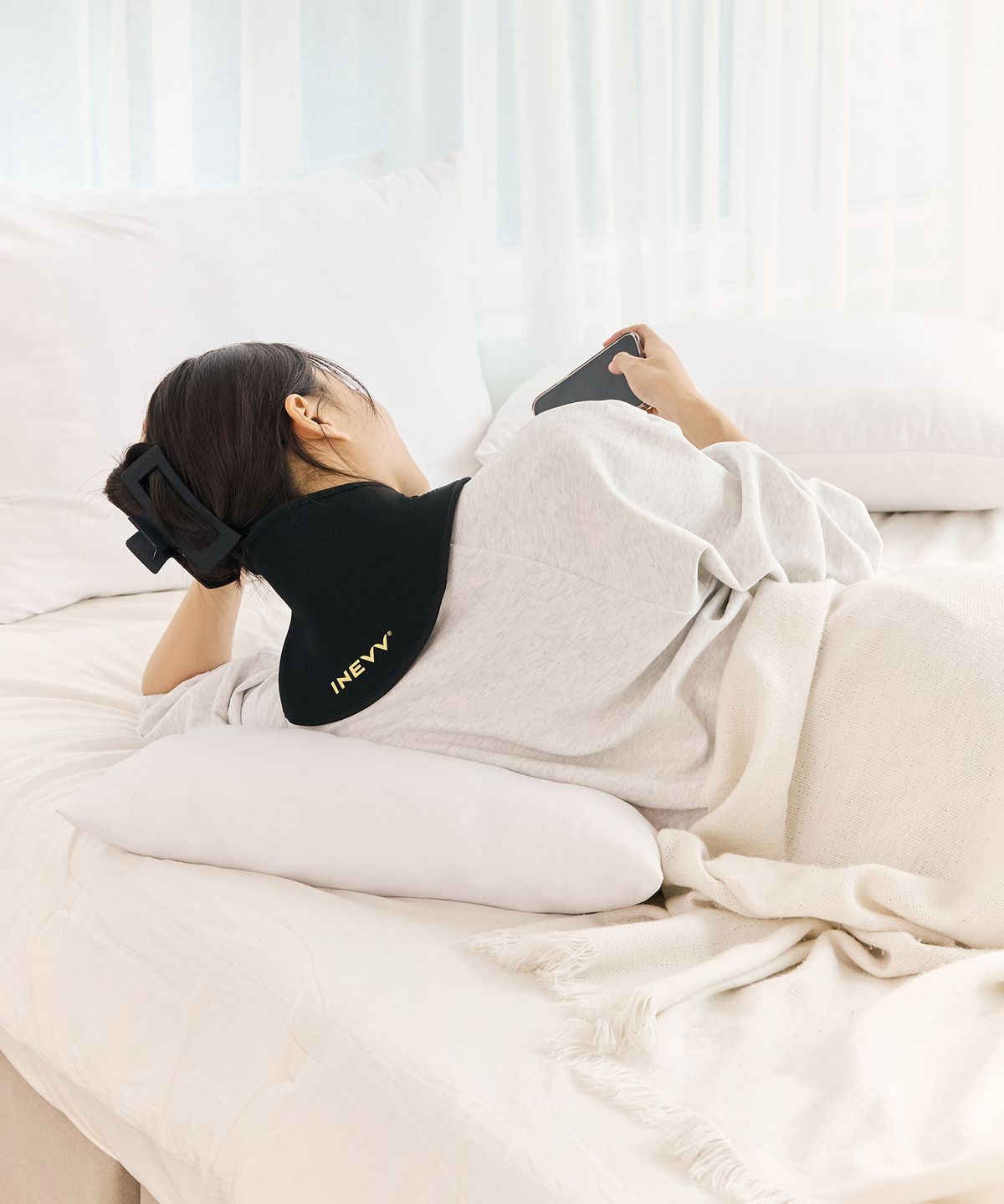 이네브(INEVV) 이네브 리커버리 젤팩 넥밴드